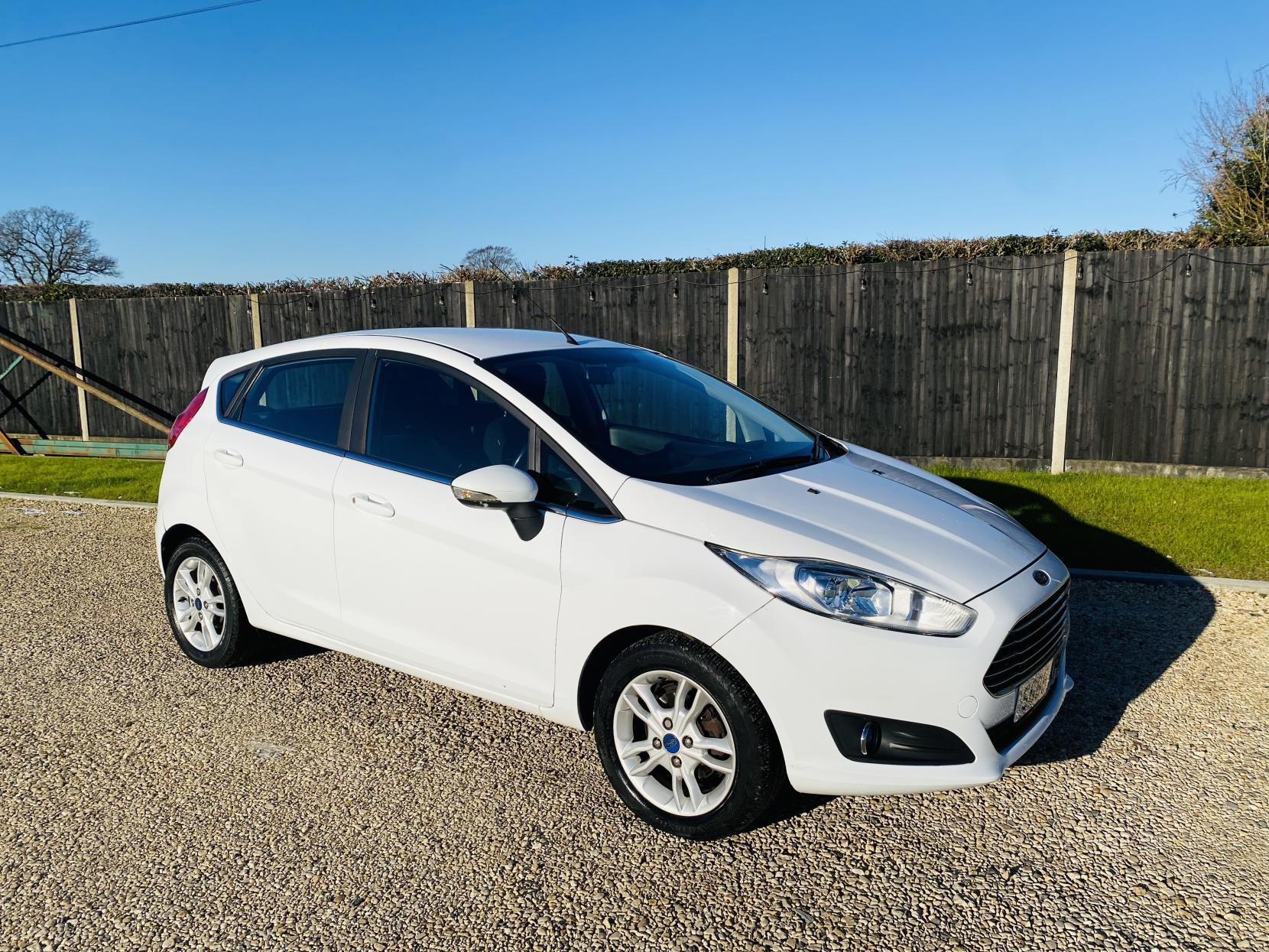 Ford Fiesta 1.25 Zetec Hatchback 5dr Petrol Manual Euro 6 (82 ps)