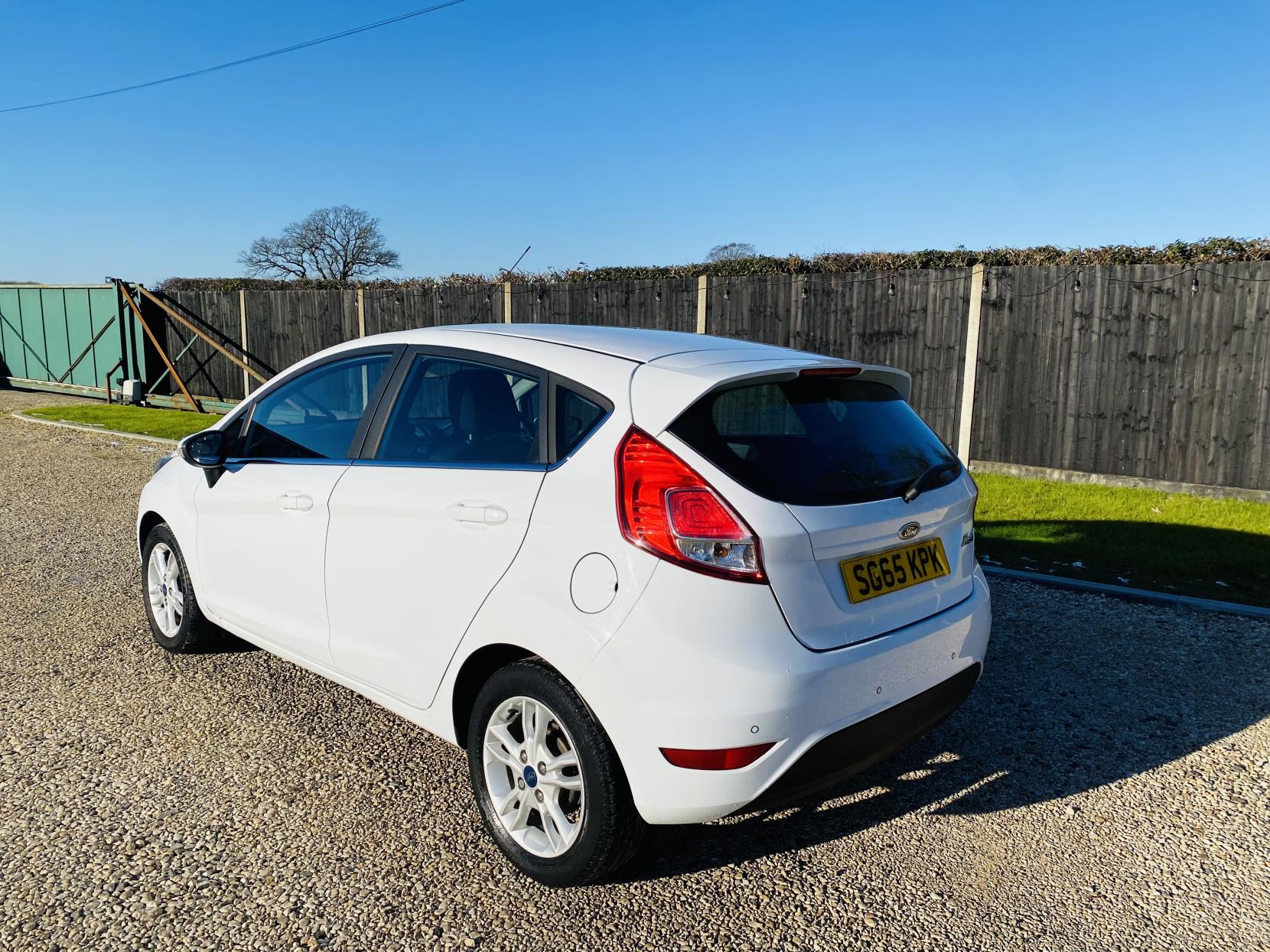 Ford Fiesta 1.25 Zetec Hatchback 5dr Petrol Manual Euro 6 (82 ps)