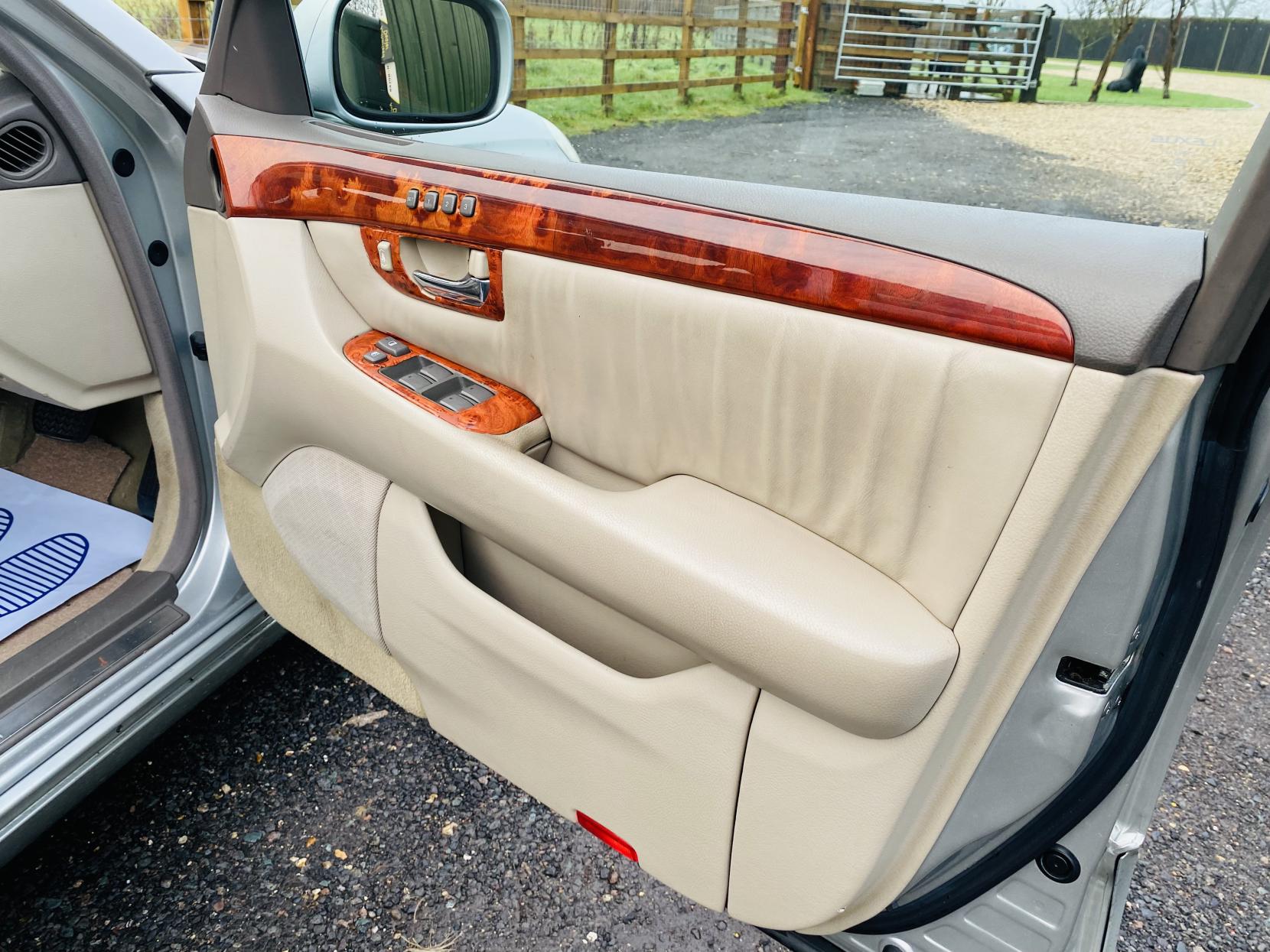 Lexus LS 4.3 430 Saloon 4dr Petrol Automatic (289 g/km, 280 bhp)