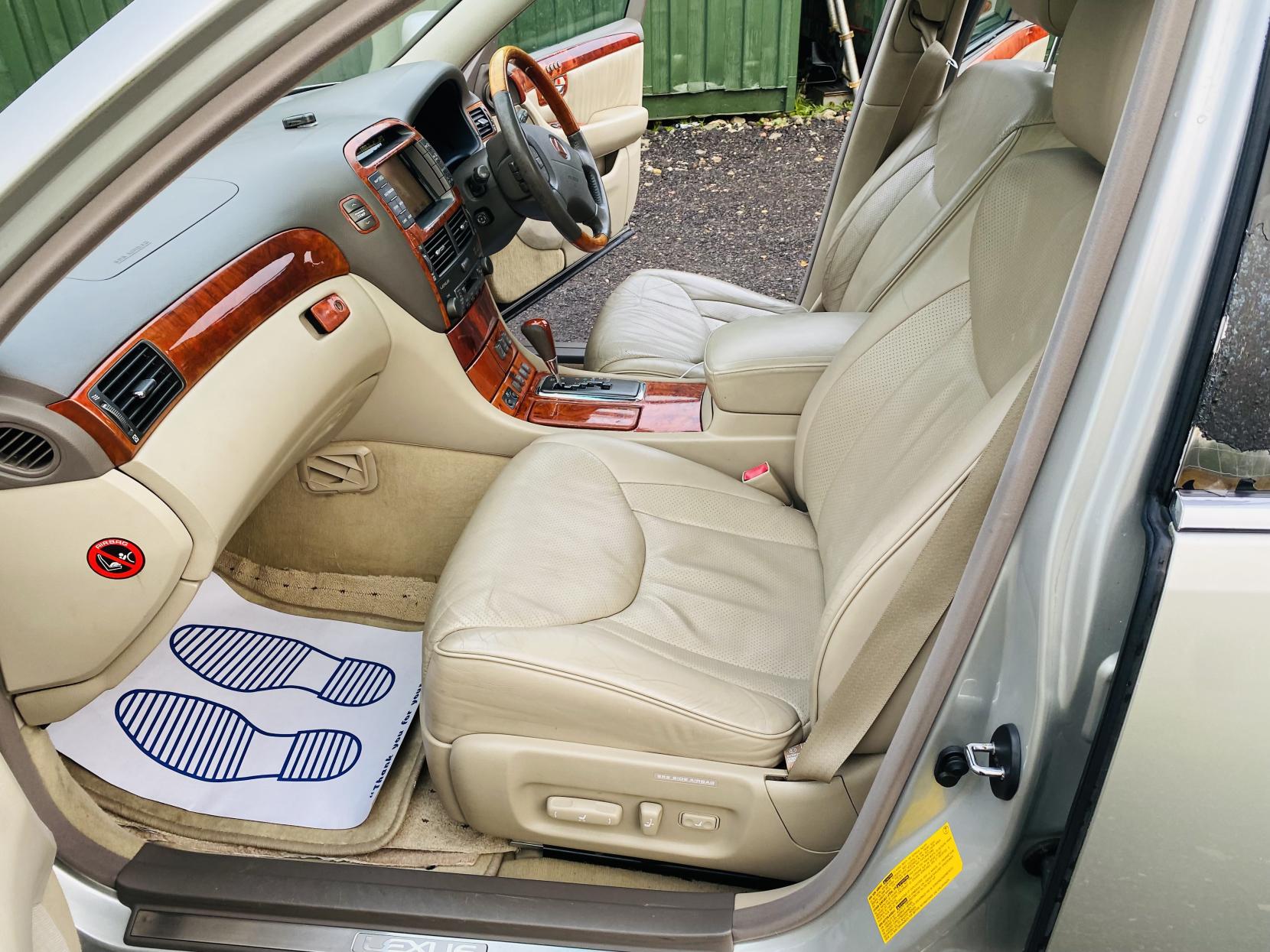 Lexus LS 4.3 430 Saloon 4dr Petrol Automatic (289 g/km, 280 bhp)