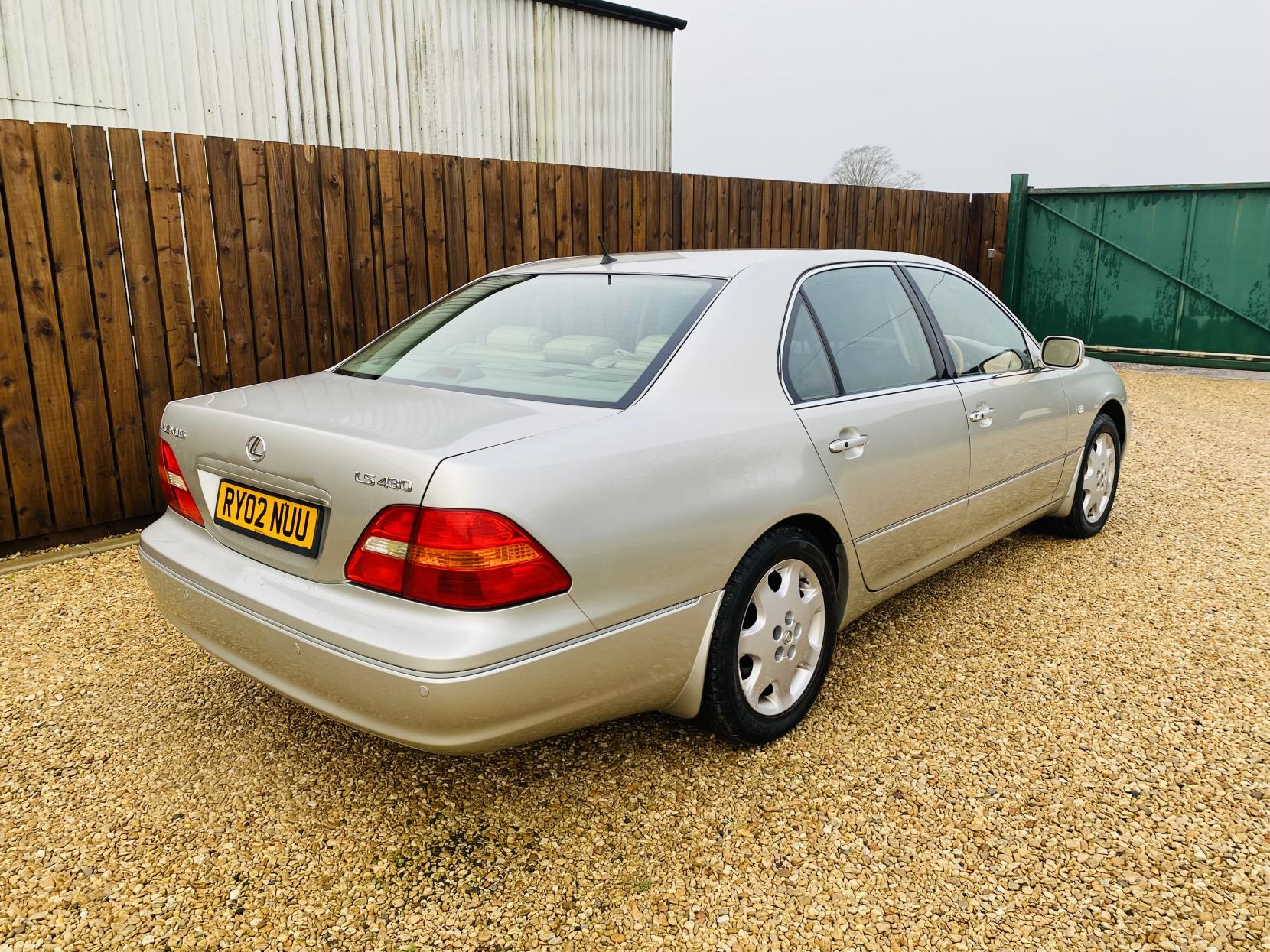 Lexus LS 4.3 430 Saloon 4dr Petrol Automatic (289 g/km, 280 bhp)