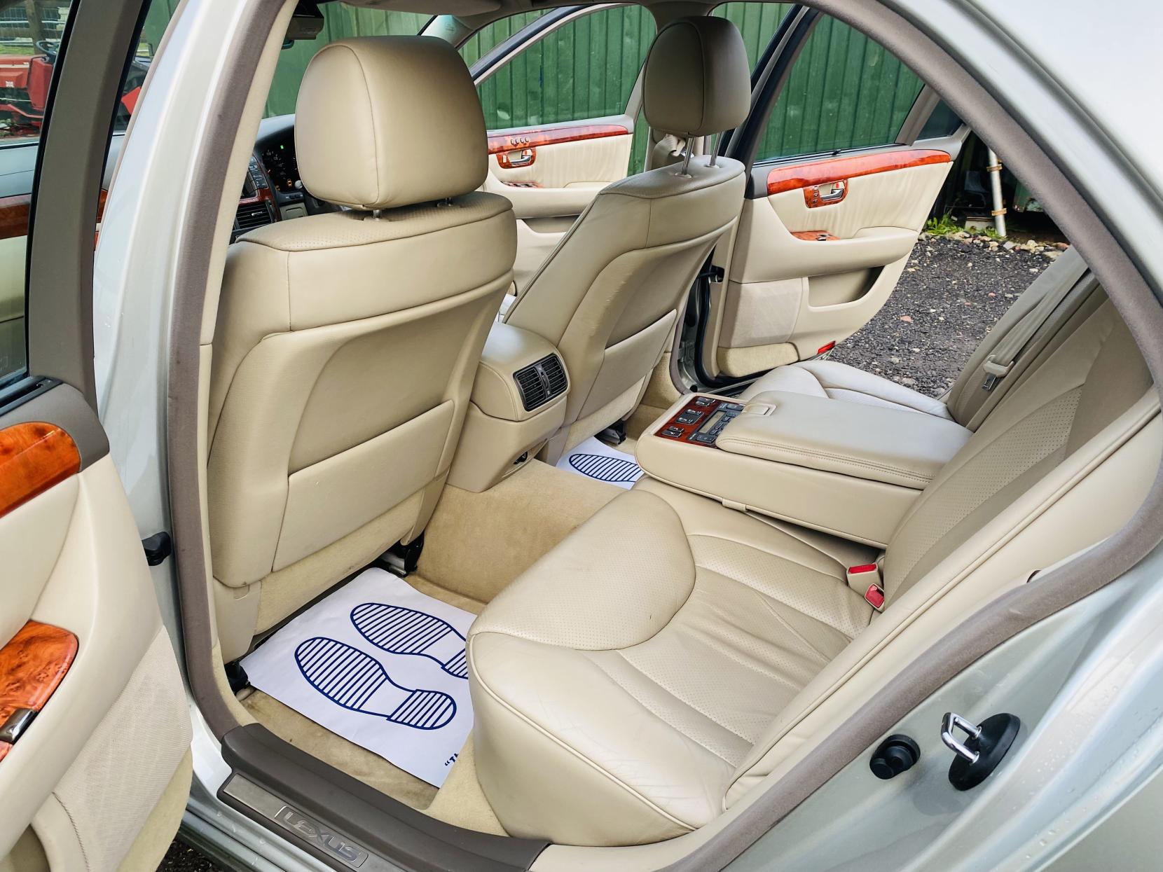 Lexus LS 4.3 430 Saloon 4dr Petrol Automatic (289 g/km, 280 bhp)