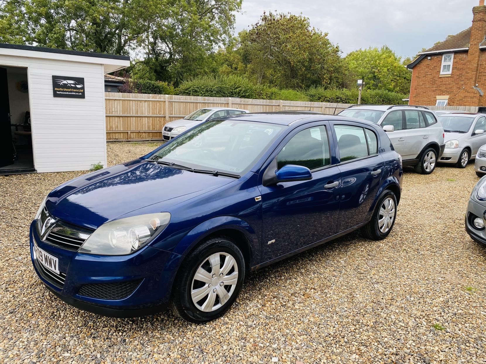 Vauxhall Astra 1.6i 16v Life Hatchback 5dr Petrol Manual (155 g/km, 113 bhp)