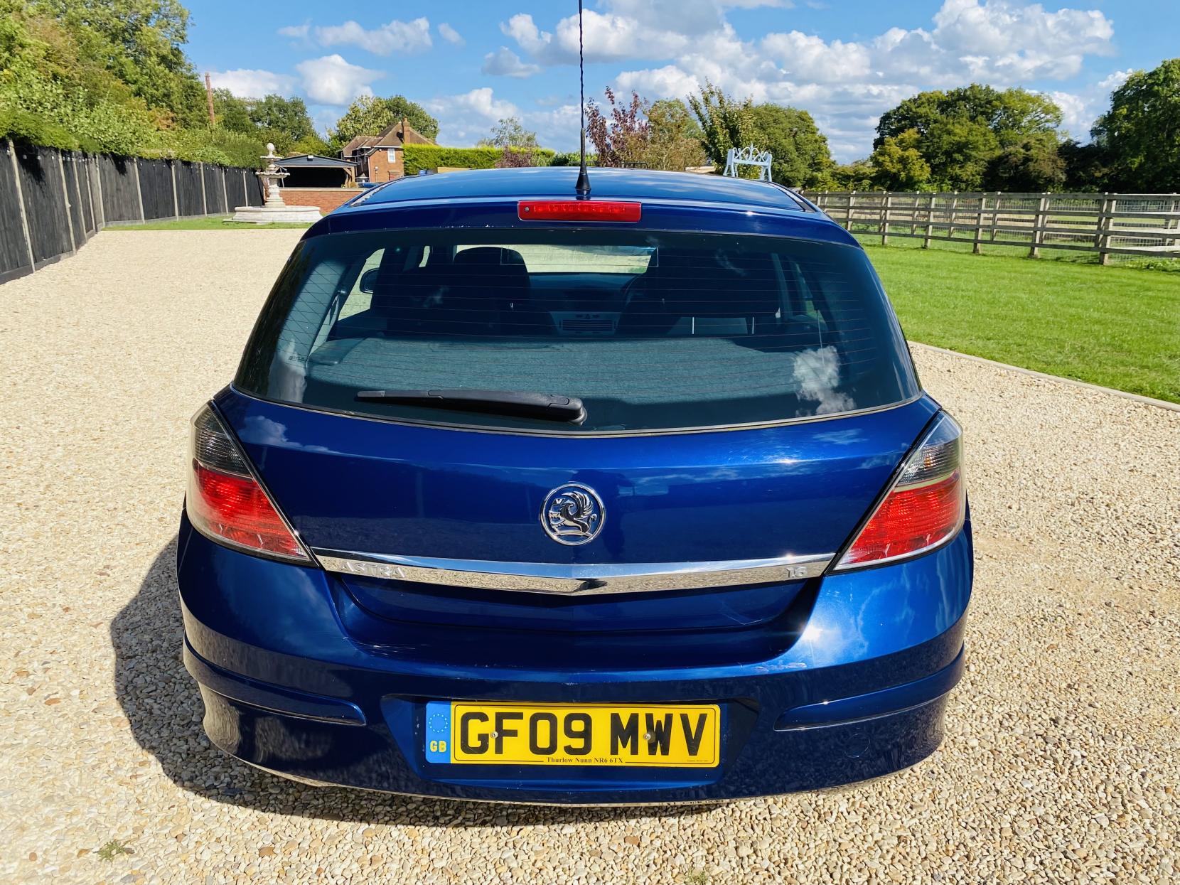 Vauxhall Astra 1.6i 16v Life Hatchback 5dr Petrol Manual (155 g/km, 113 bhp)