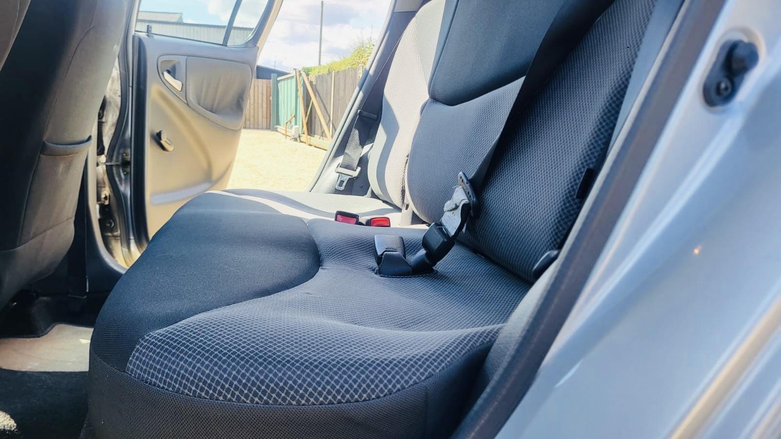Toyota Yaris 1.3 VVT-i T Spirit Hatchback 5dr Petrol Manual (138 g/km, 85 bhp)