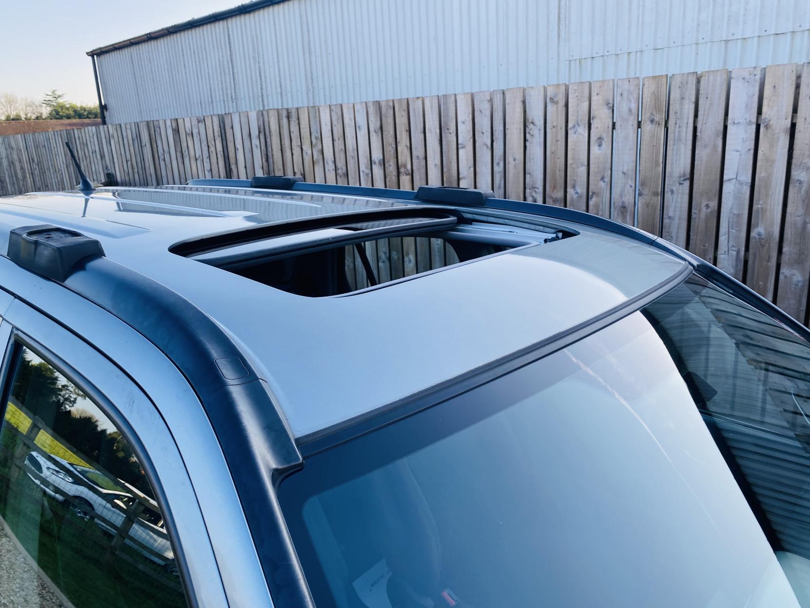 Honda CR-V 2.0 i-VTEC Sport SUV 5dr Petrol Manual (216 g/km, 150 bhp)