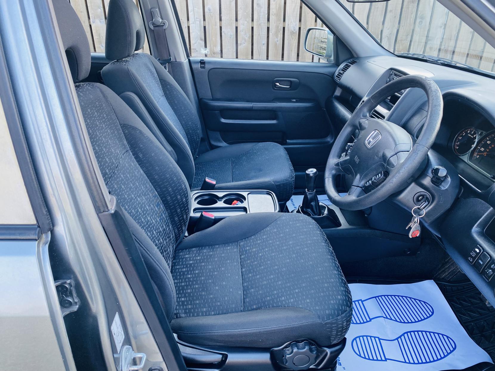 Honda CR-V 2.0 i-VTEC Sport SUV 5dr Petrol Manual (216 g/km, 150 bhp)