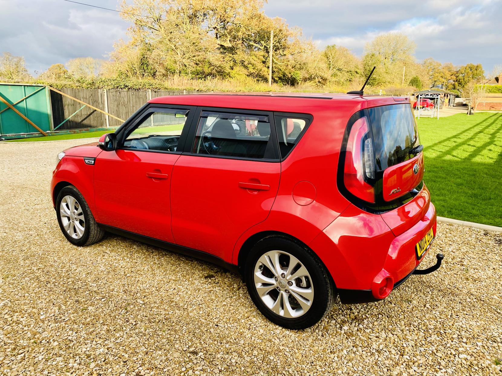 Kia Soul 1.6 CRDi Connect Plus SUV 5dr Diesel Manual Euro 5 (126 bhp)