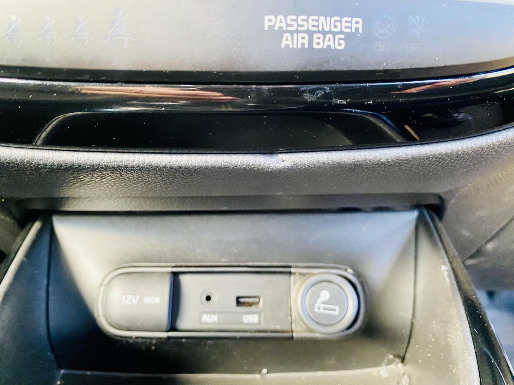 Kia Soul 1.6 CRDi Connect Plus SUV 5dr Diesel Manual Euro 5 (126 bhp)