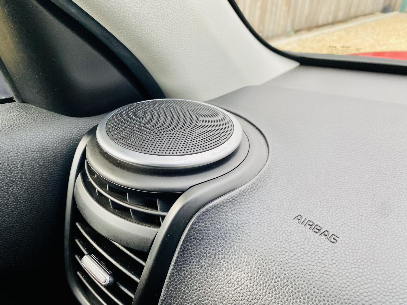 Kia Soul 1.6 CRDi Connect Plus SUV 5dr Diesel Manual Euro 5 (126 bhp)