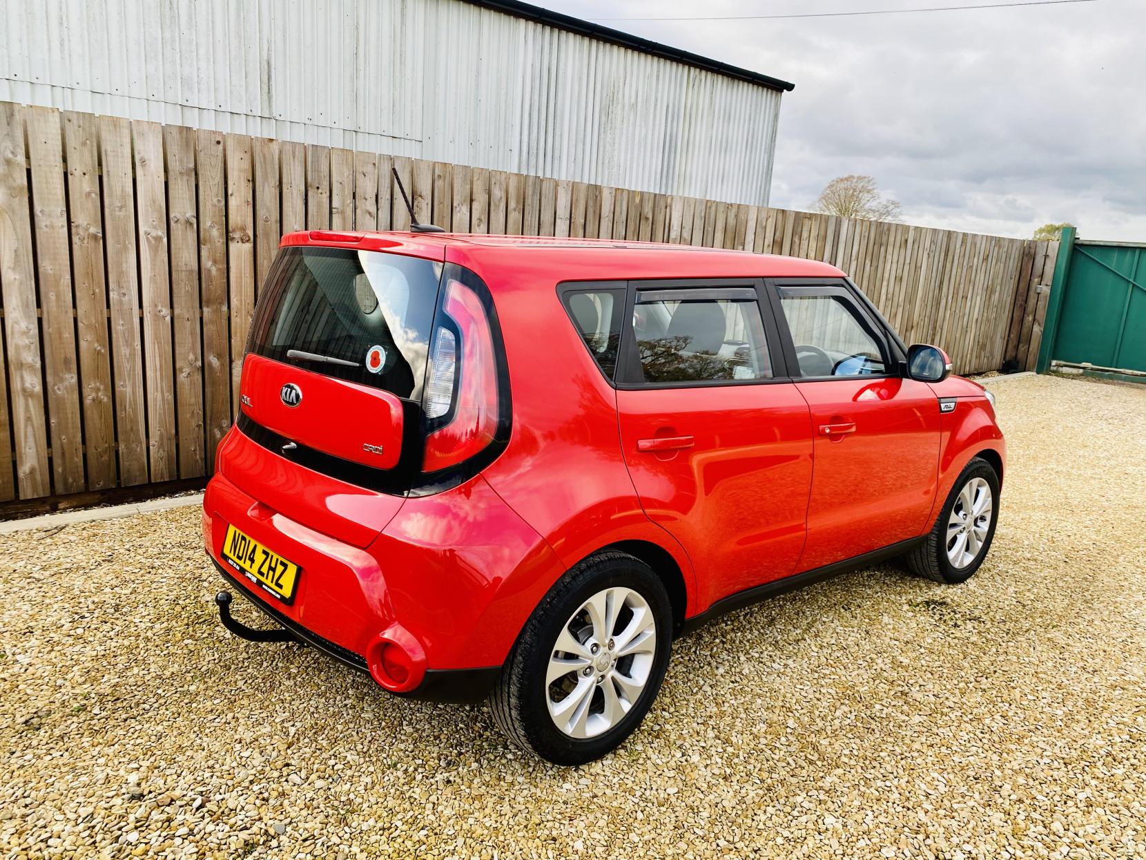 Kia Soul 1.6 CRDi Connect Plus SUV 5dr Diesel Manual Euro 5 (126 bhp)