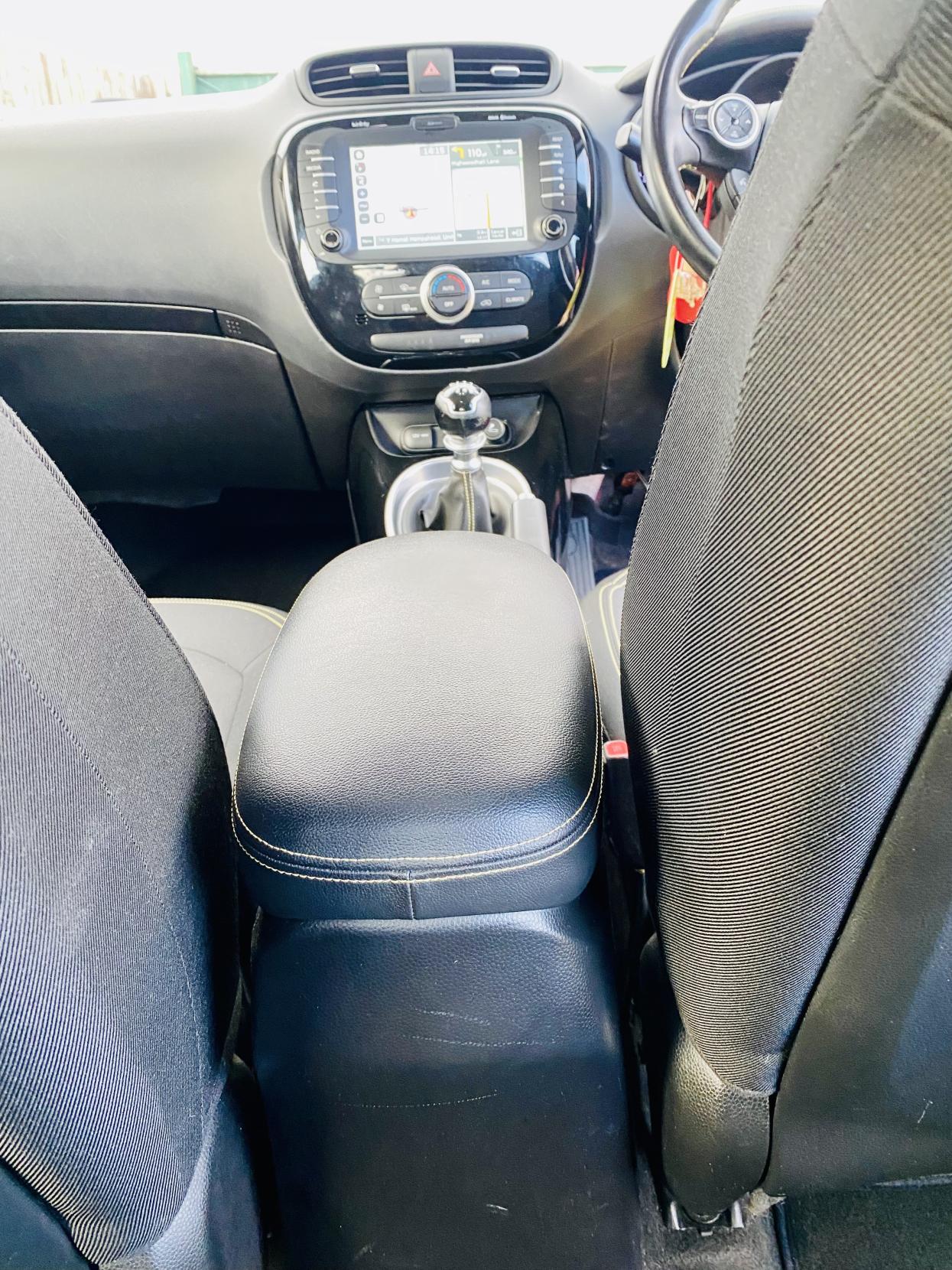 Kia Soul 1.6 CRDi Connect Plus SUV 5dr Diesel Manual Euro 5 (126 bhp)