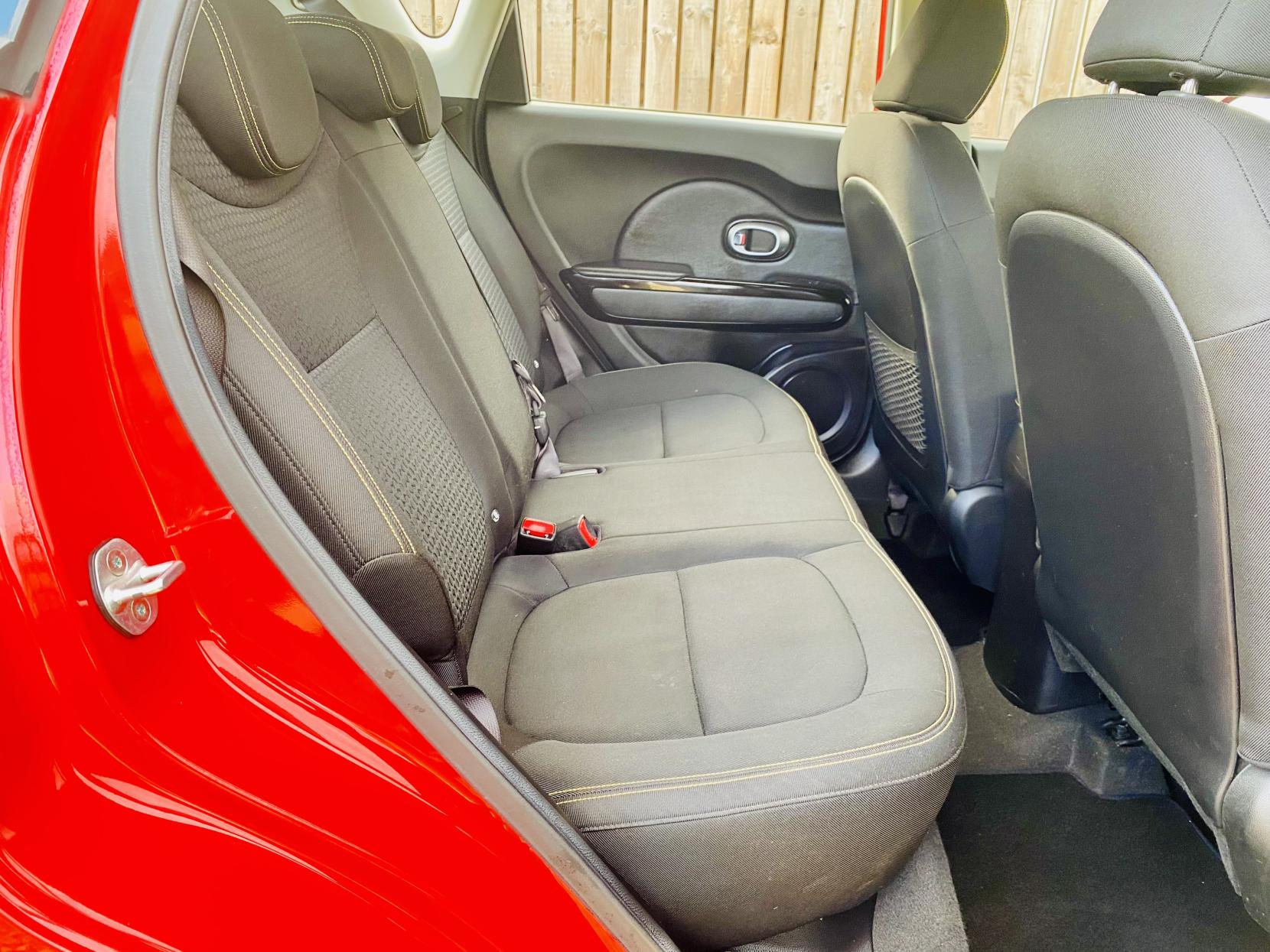 Kia Soul 1.6 CRDi Connect Plus SUV 5dr Diesel Manual Euro 5 (126 bhp)