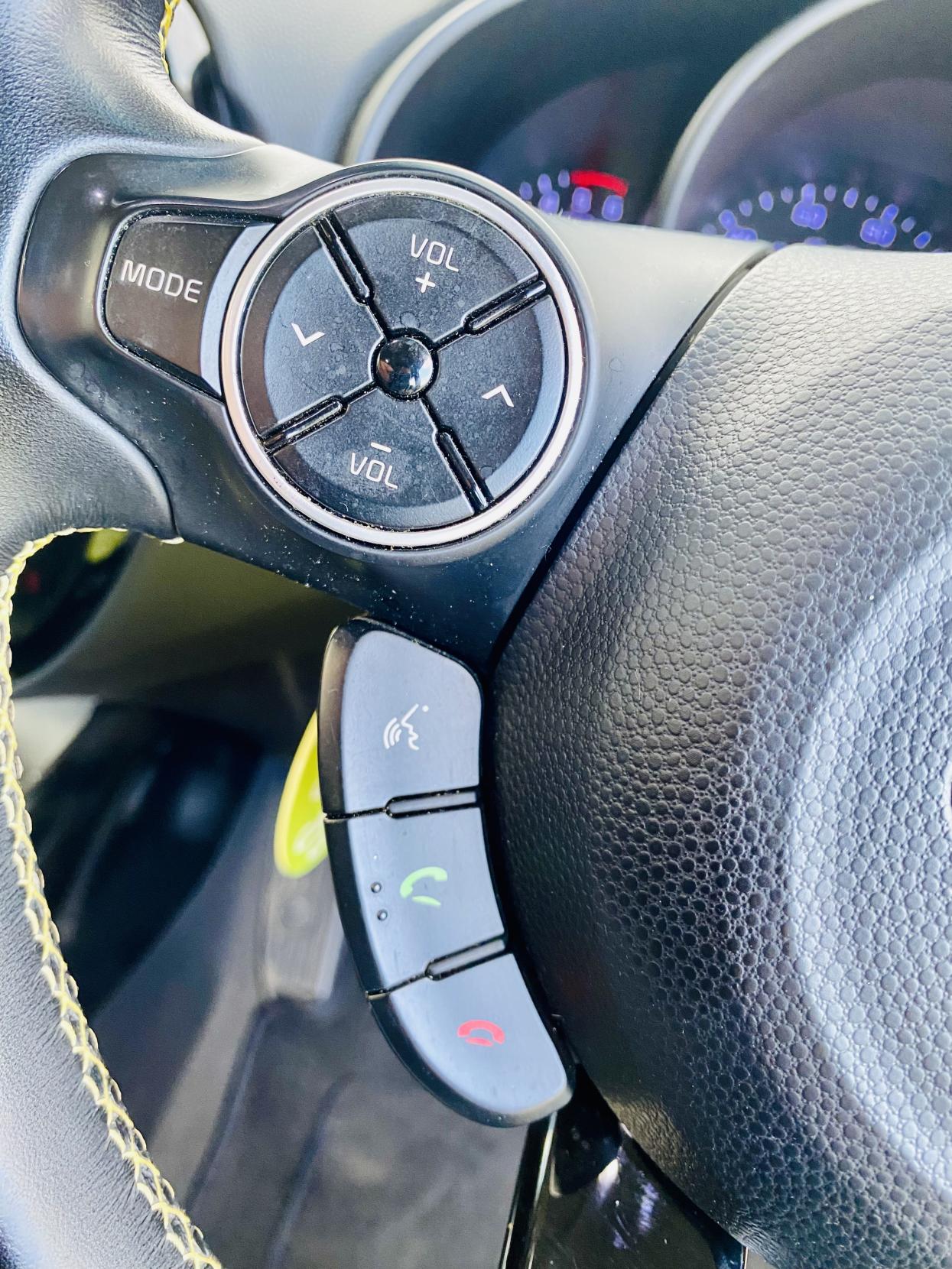 Kia Soul 1.6 CRDi Connect Plus SUV 5dr Diesel Manual Euro 5 (126 bhp)