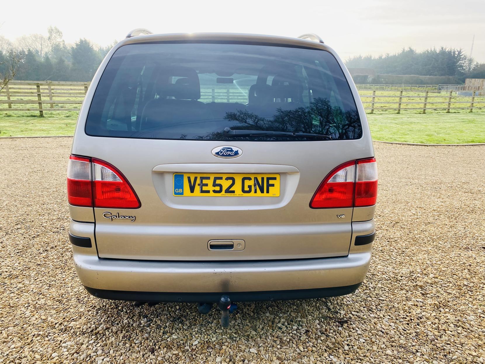 Ford Galaxy 2.8i Ghia MPV 5dr Petrol Automatic (288 g/km, 200 bhp)