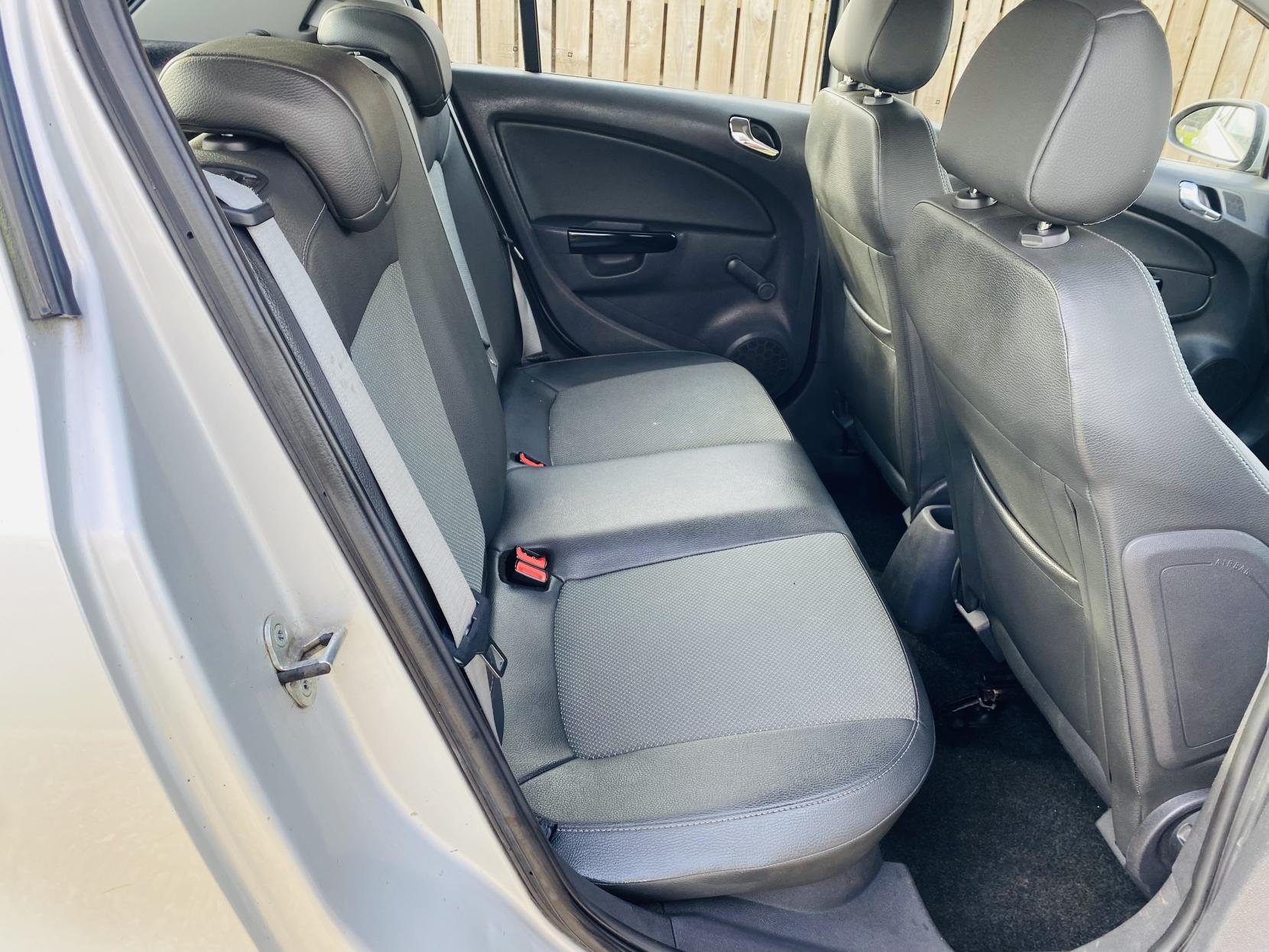 Vauxhall Corsa 1.4i 16v SE Hatchback 5dr Petrol Automatic (a/c) (138 g/km, 99 bhp)