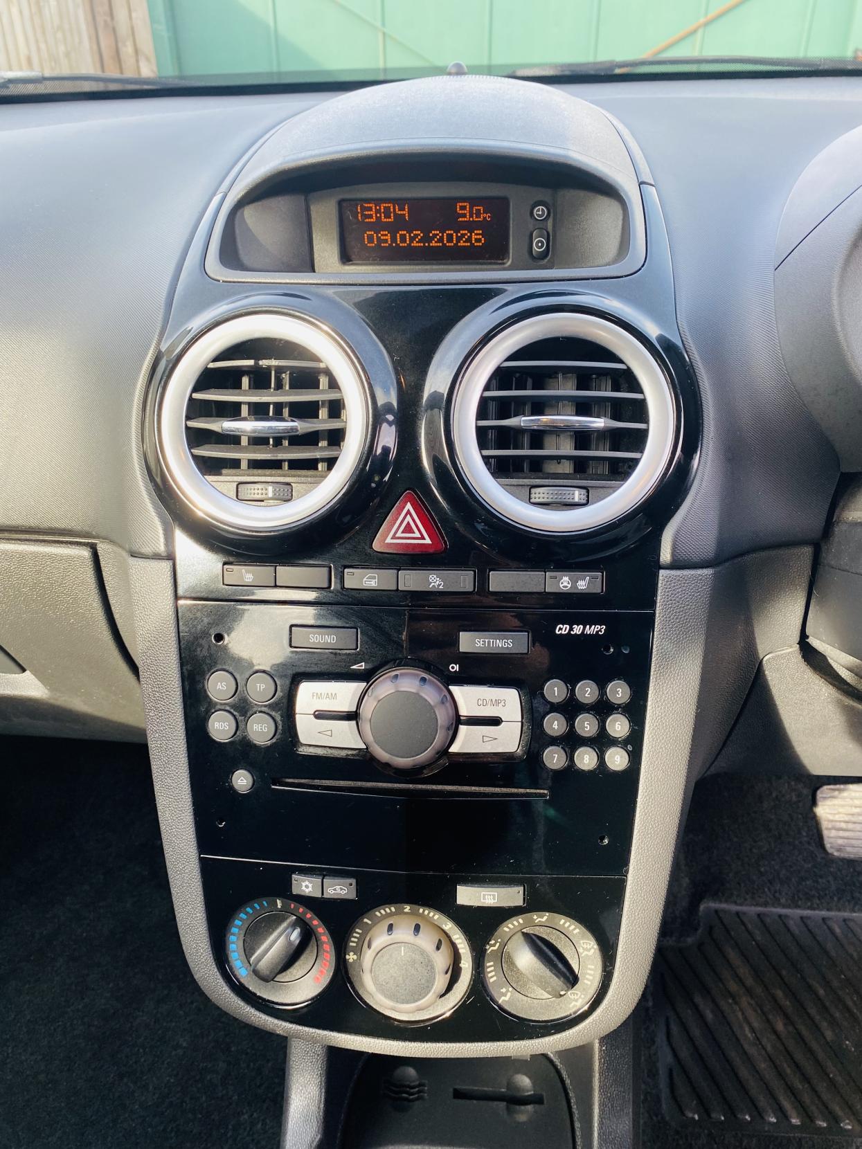 Vauxhall Corsa 1.4i 16v SE Hatchback 5dr Petrol Automatic (a/c) (138 g/km, 99 bhp)