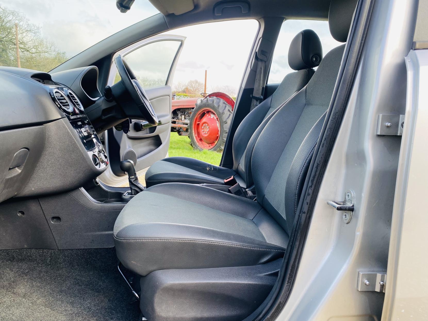 Vauxhall Corsa 1.4i 16v SE Hatchback 5dr Petrol Automatic (a/c) (138 g/km, 99 bhp)