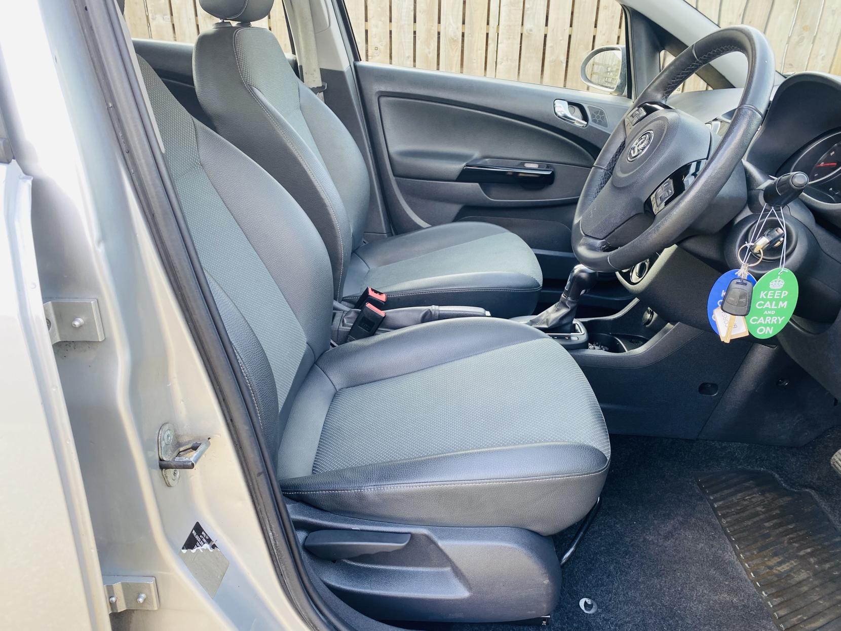 Vauxhall Corsa 1.4i 16v SE Hatchback 5dr Petrol Automatic (a/c) (138 g/km, 99 bhp)