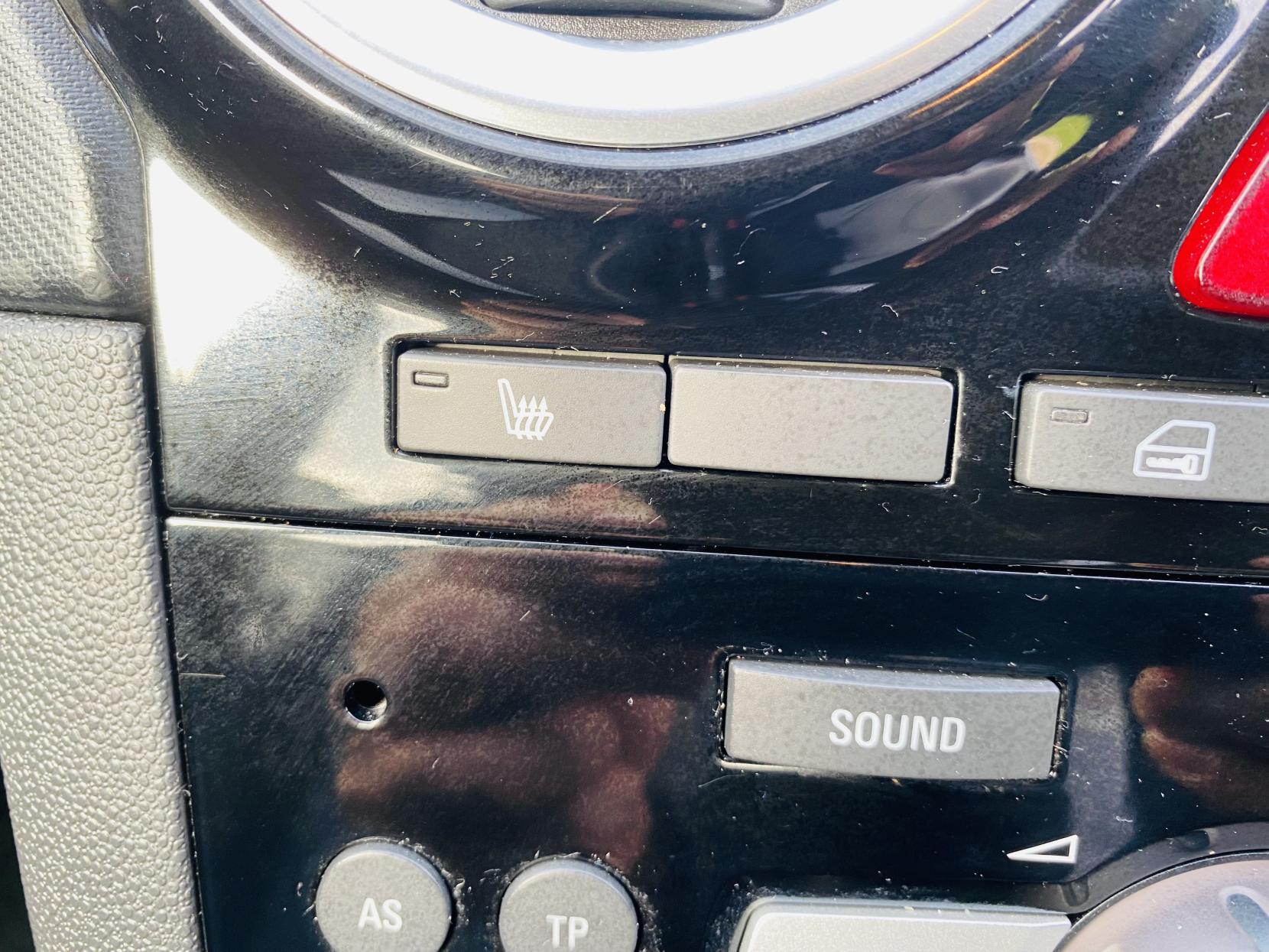 Vauxhall Corsa 1.4i 16v SE Hatchback 5dr Petrol Automatic (a/c) (138 g/km, 99 bhp)