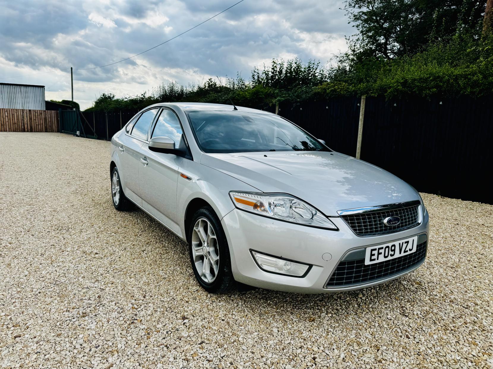 Ford Mondeo 2.0 TDCi Titanium Hatchback 5dr Diesel Manual (154 g/km, 138 bhp)