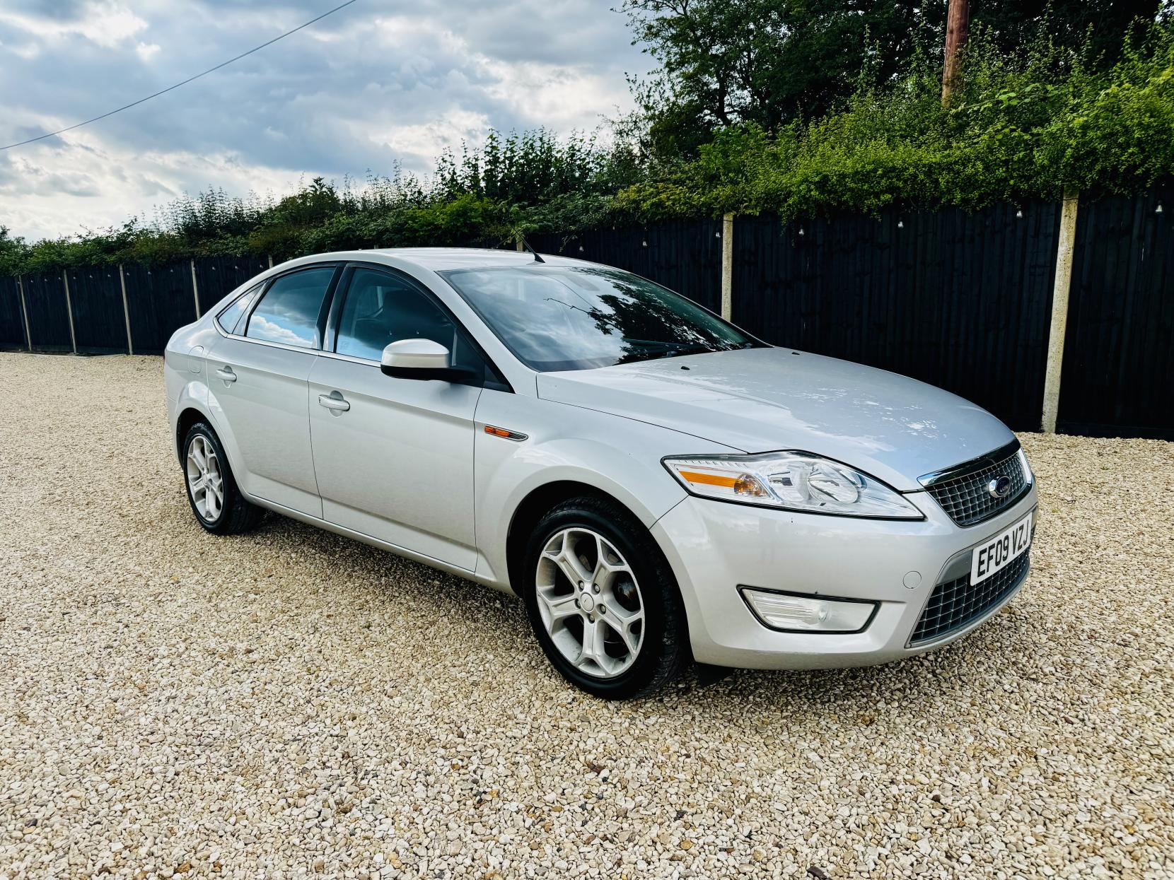 Ford Mondeo 2.0 TDCi Titanium Hatchback 5dr Diesel Manual (154 g/km, 138 bhp)