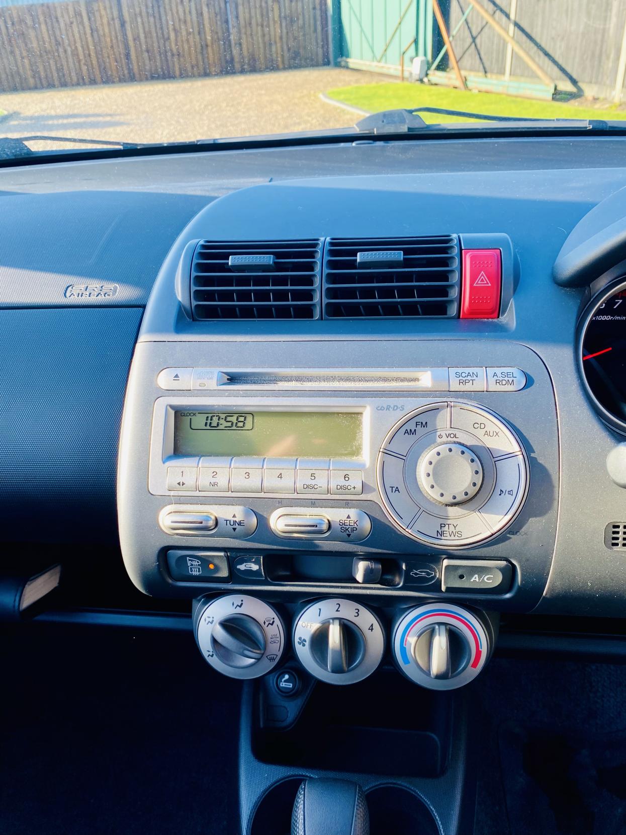 Honda Jazz 1.4 i-DSI SE Hatchback 5dr Petrol CVT-7 (139 g/km, 82 bhp)