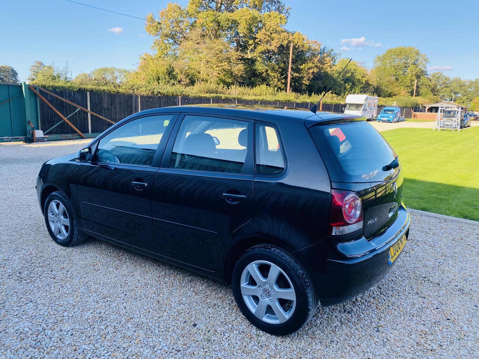 Volkswagen Polo 1.4 Match Hatchback 5dr Petrol Automatic (165 g/km, 79 bhp)