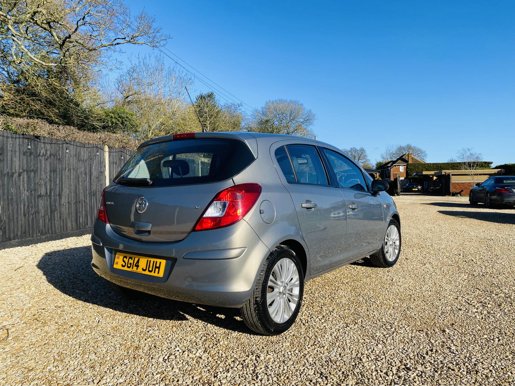 Vauxhall Corsa 1.2 16V SE Hatchback 5dr Petrol Manual Euro 5 (85 ps)