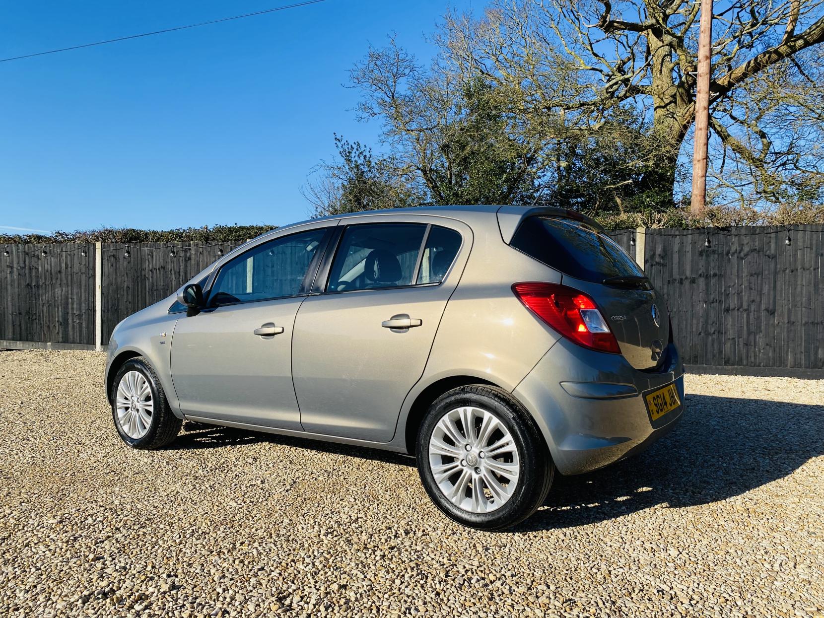 Vauxhall Corsa 1.2 16V SE Hatchback 5dr Petrol Manual Euro 5 (85 ps)