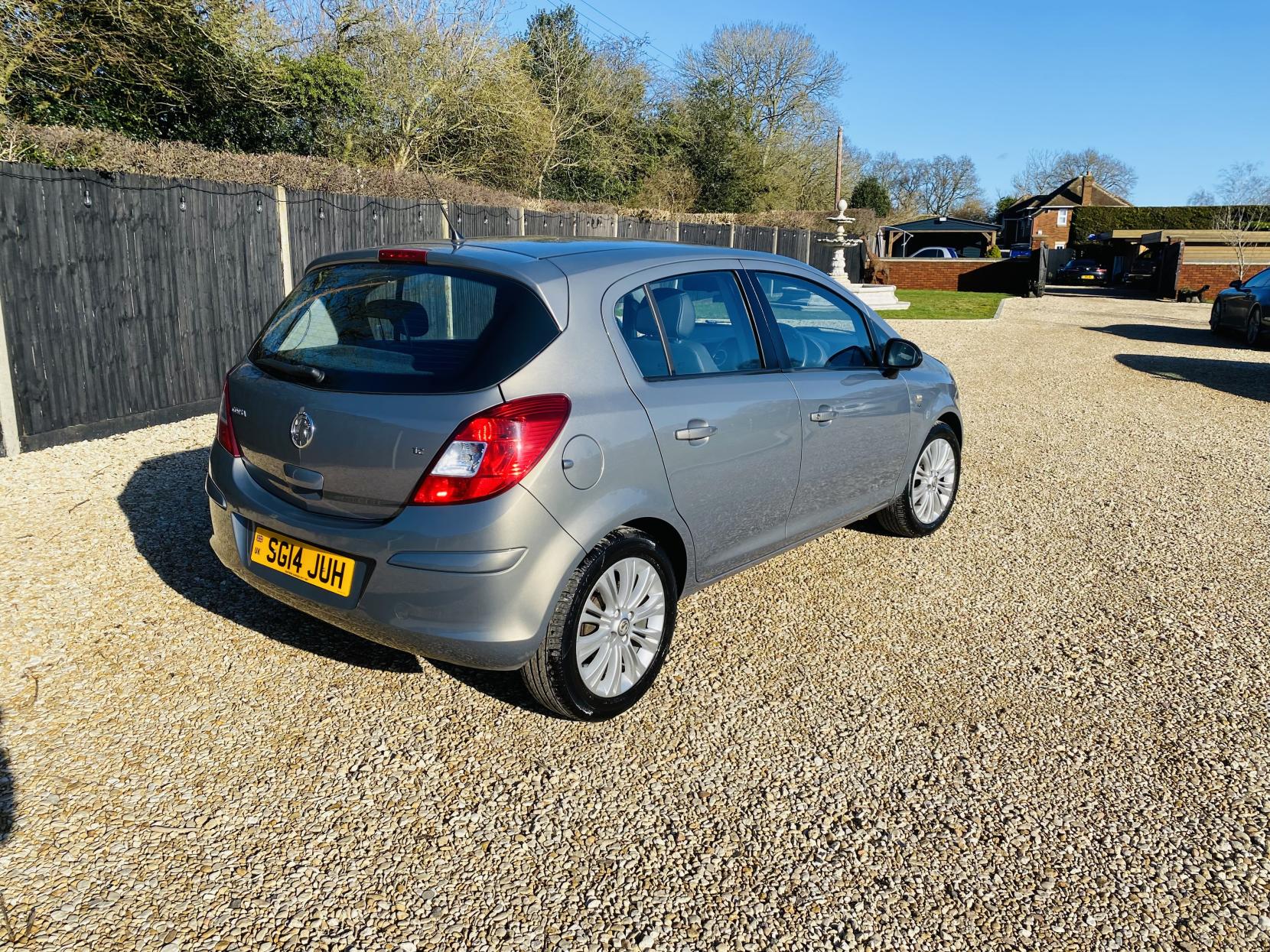 Vauxhall Corsa 1.2 16V SE Hatchback 5dr Petrol Manual Euro 5 (85 ps)