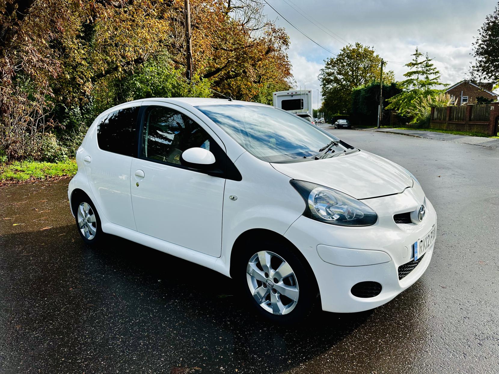 Toyota AYGO 1.0 VVT-i Go Hatchback 5dr Petrol MultiMode Euro 5 (AC) (67 ps)
