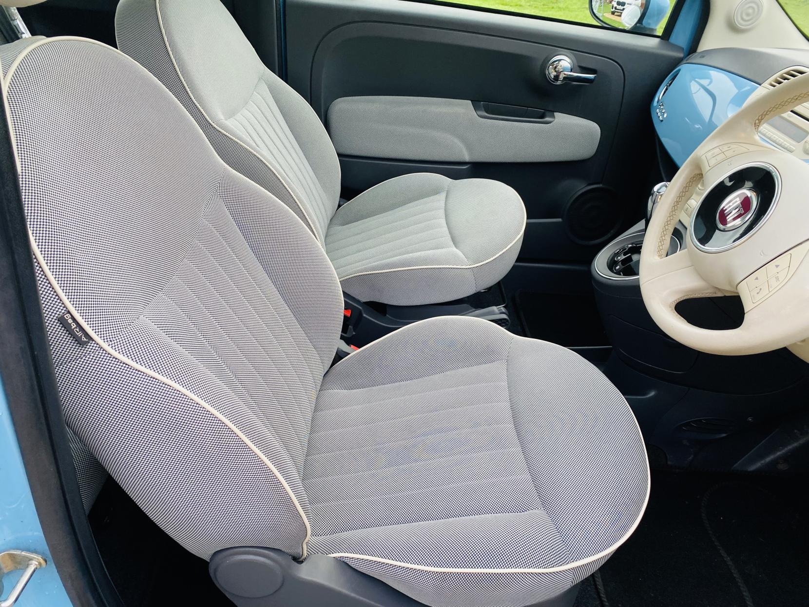 Fiat 500 1.2 Lounge Hatchback 3dr Petrol Dualogic Euro 4 (69 bhp)