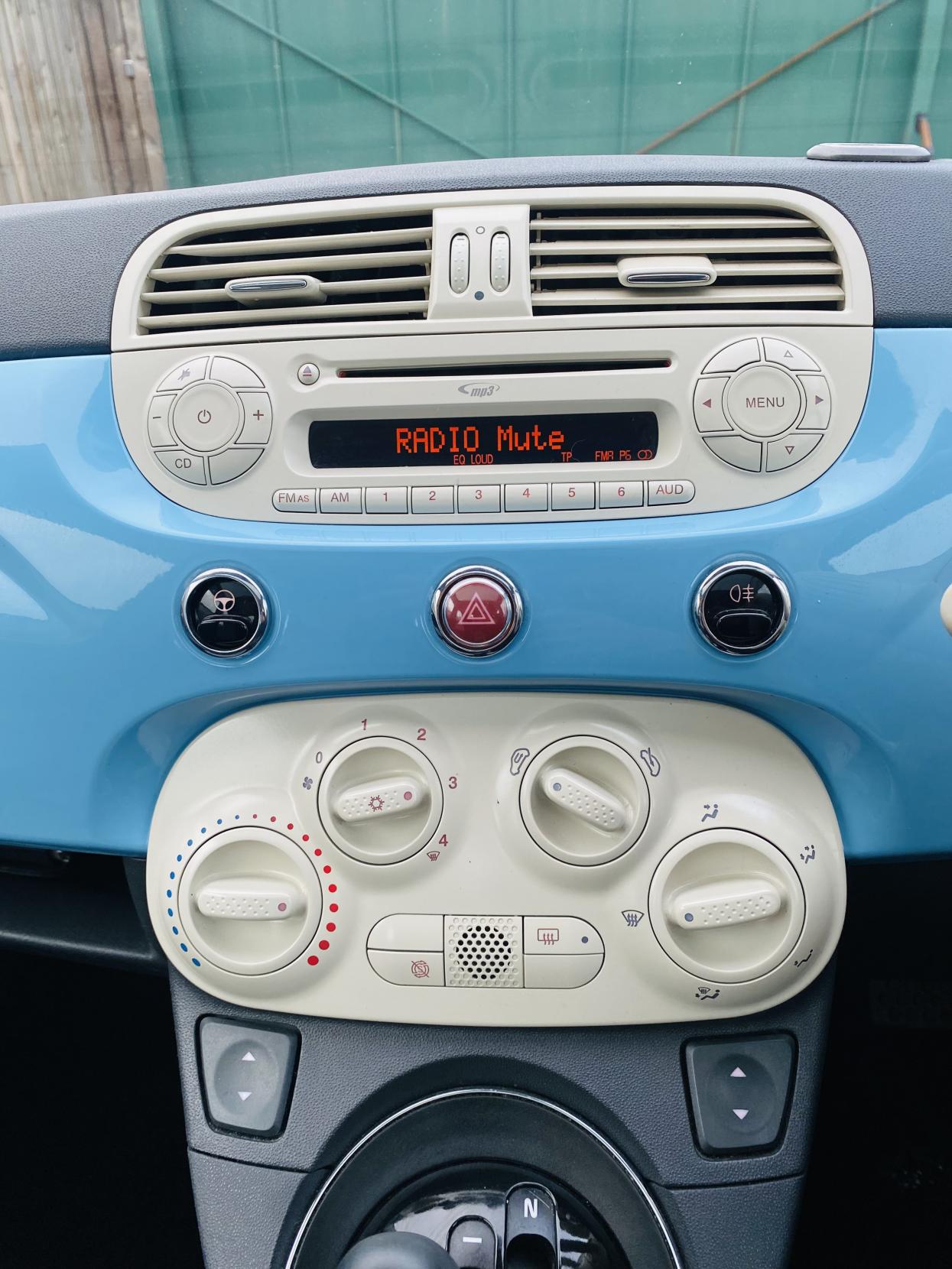 Fiat 500 1.2 Lounge Hatchback 3dr Petrol Dualogic Euro 4 (69 bhp)