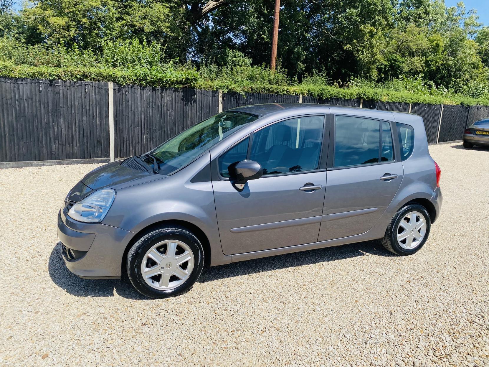 Renault Grand Modus 1.2 TCe Dynamique MPV 5dr Petrol Manual Euro 4 (100 ps)