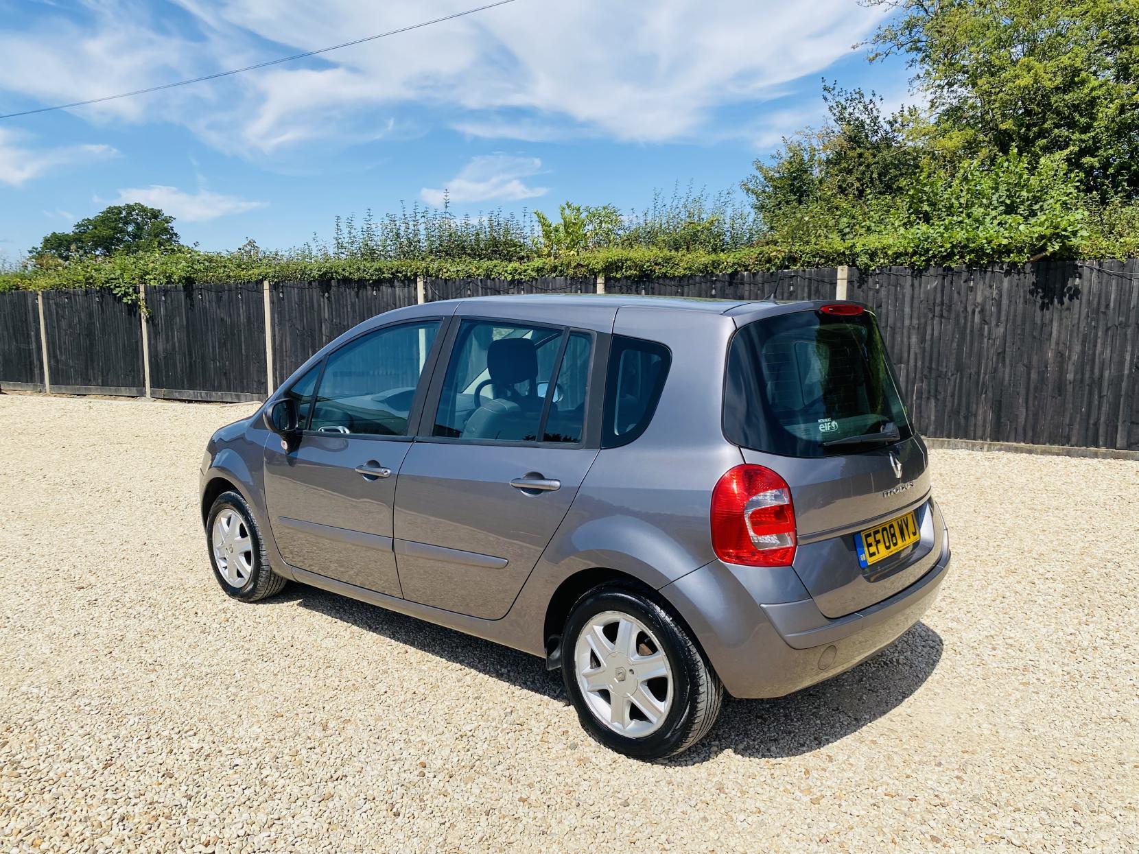 Renault Grand Modus 1.2 TCe Dynamique MPV 5dr Petrol Manual Euro 4 (100 ps)