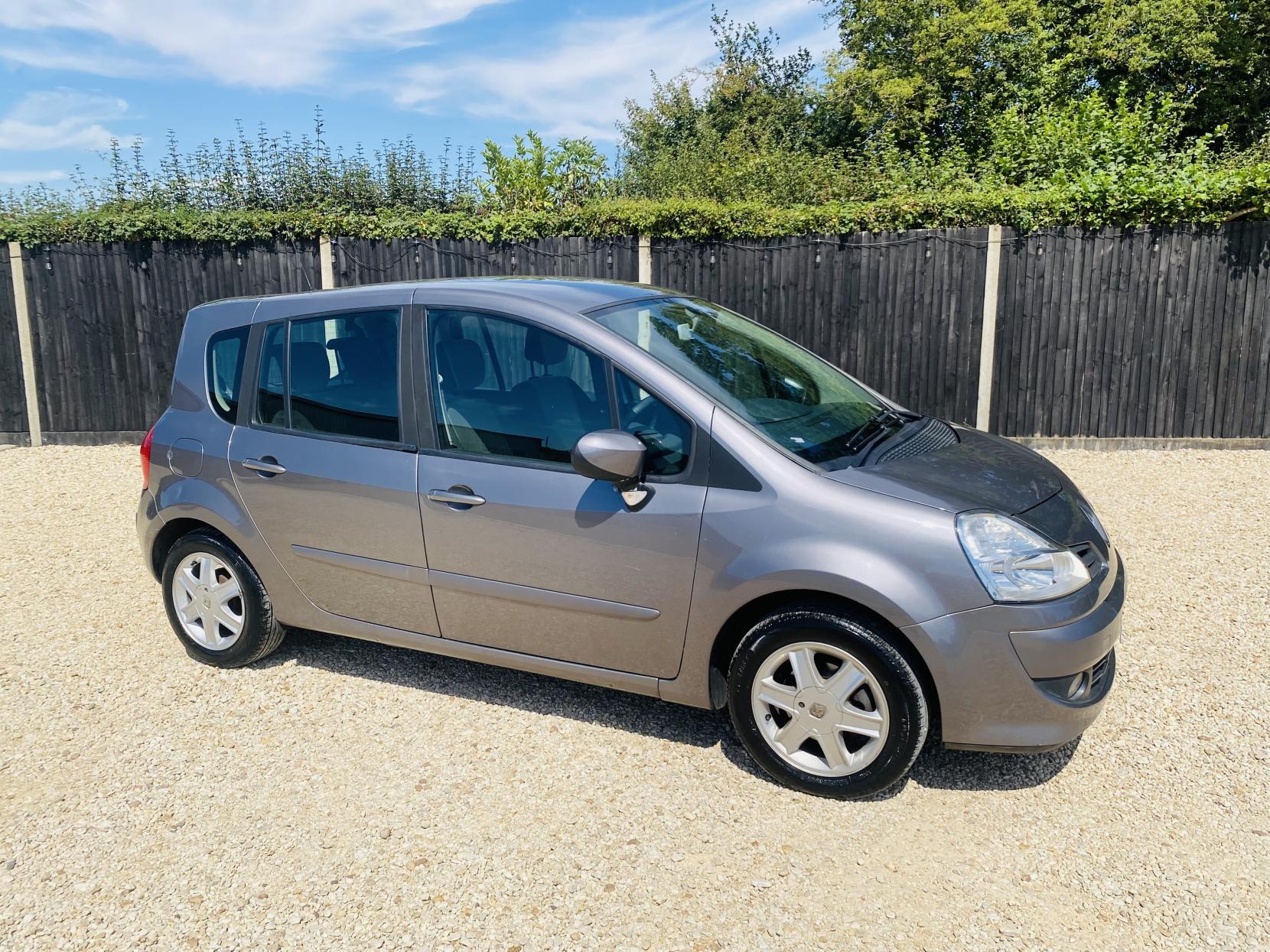 Renault Grand Modus 1.2 TCe Dynamique MPV 5dr Petrol Manual Euro 4 (100 ps)