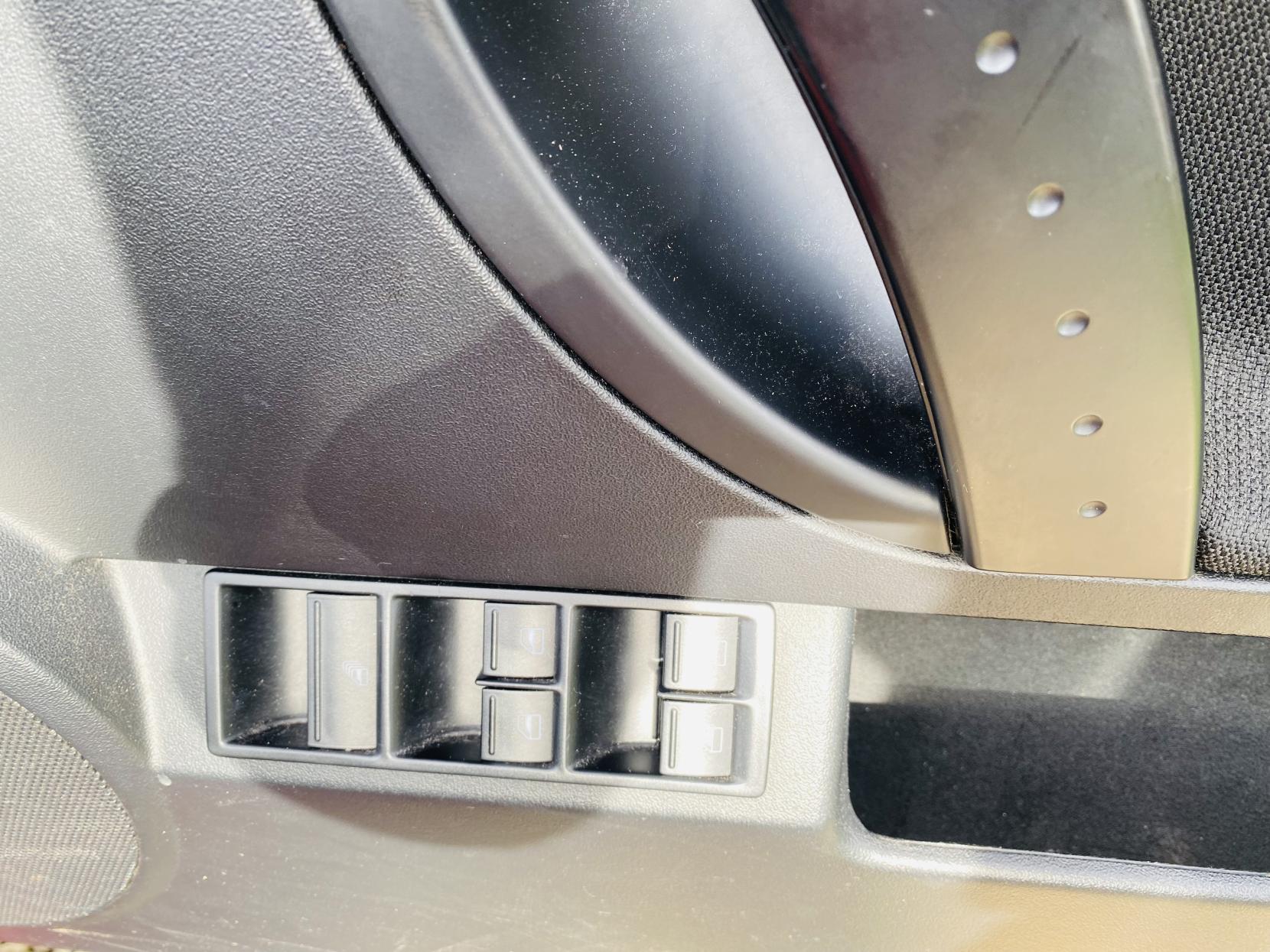 Volkswagen Beetle 1.4 16V Luna Cabriolet 2dr Petrol Manual Euro 4 (75 ps)