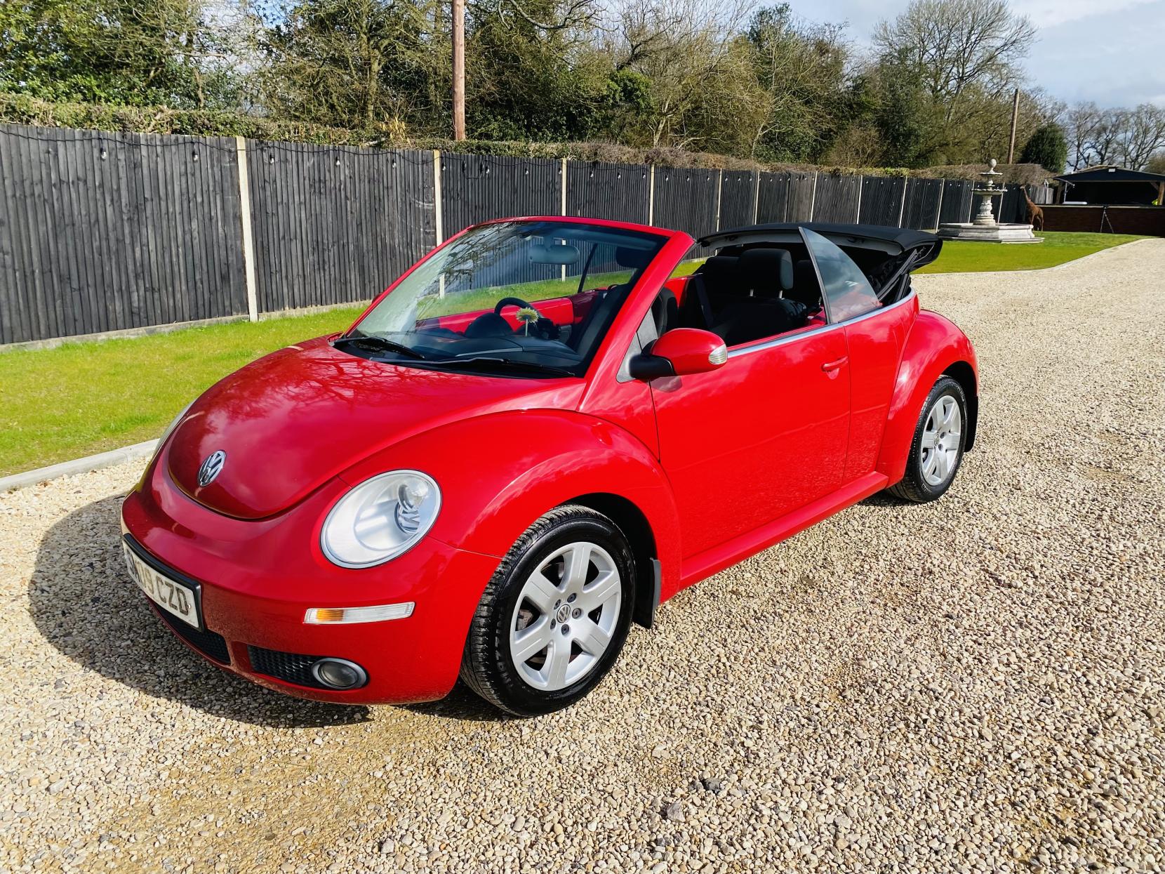 Volkswagen Beetle 1.4 16V Luna Cabriolet 2dr Petrol Manual Euro 4 (75 ps)