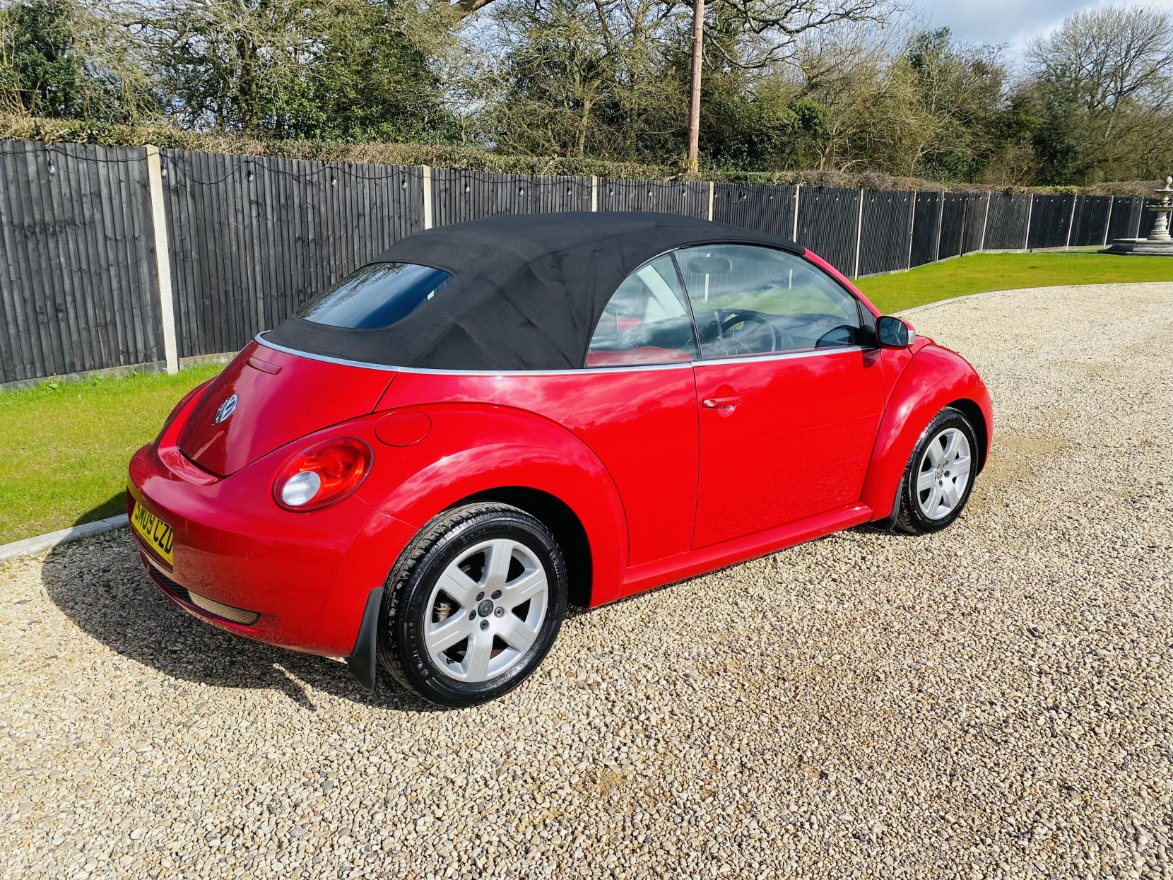 Volkswagen Beetle 1.4 16V Luna Cabriolet 2dr Petrol Manual Euro 4 (75 ps)