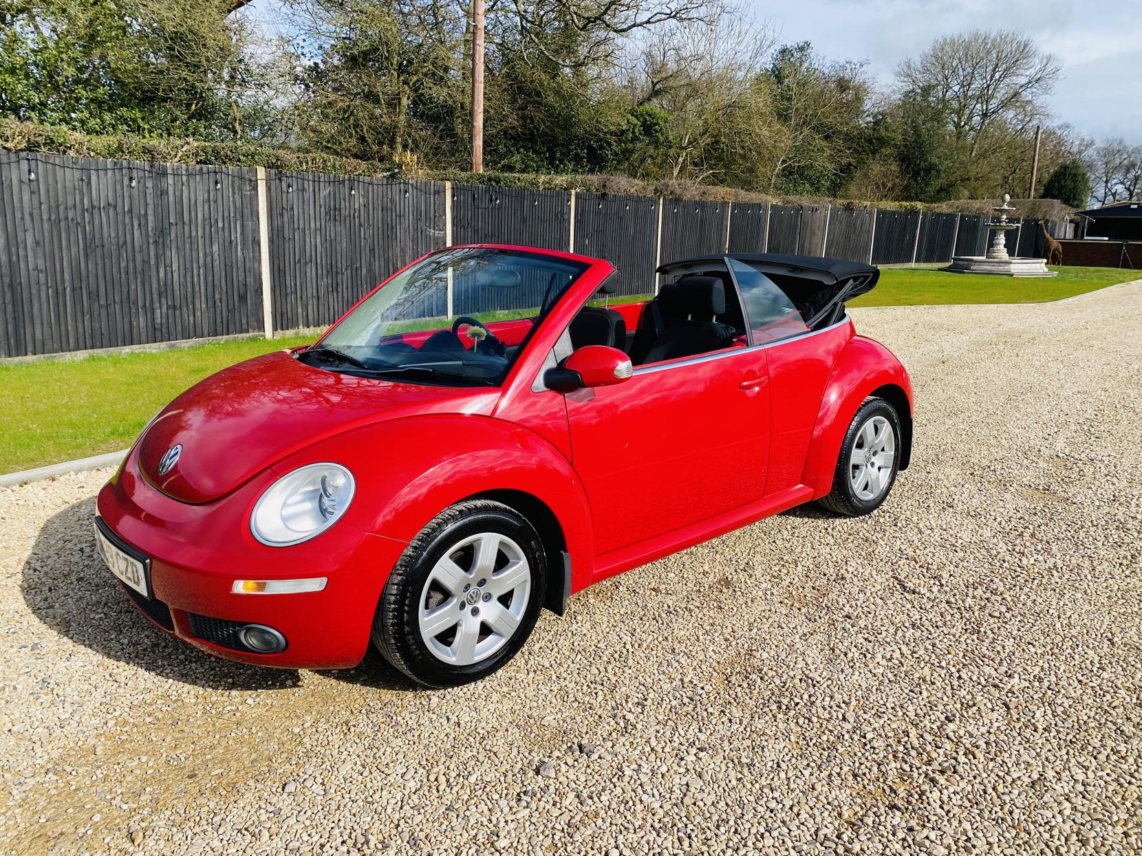 Volkswagen Beetle 1.4 16V Luna Cabriolet 2dr Petrol Manual Euro 4 (75 ps)