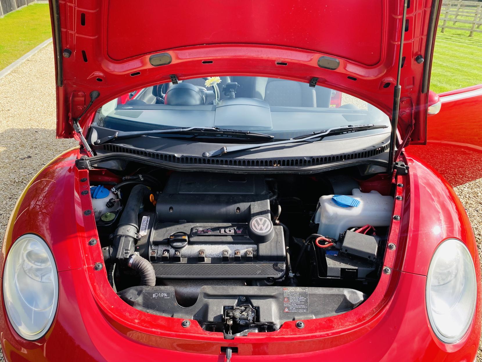 Volkswagen Beetle 1.4 16V Luna Cabriolet 2dr Petrol Manual Euro 4 (75 ps)