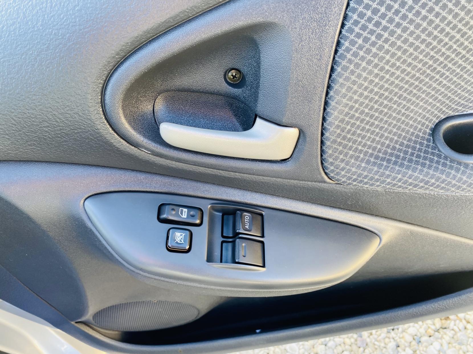 Toyota Yaris 1.3 VVT-i T Spirit Hatchback 5dr Petrol Automatic (150 g/km, 85 bhp)