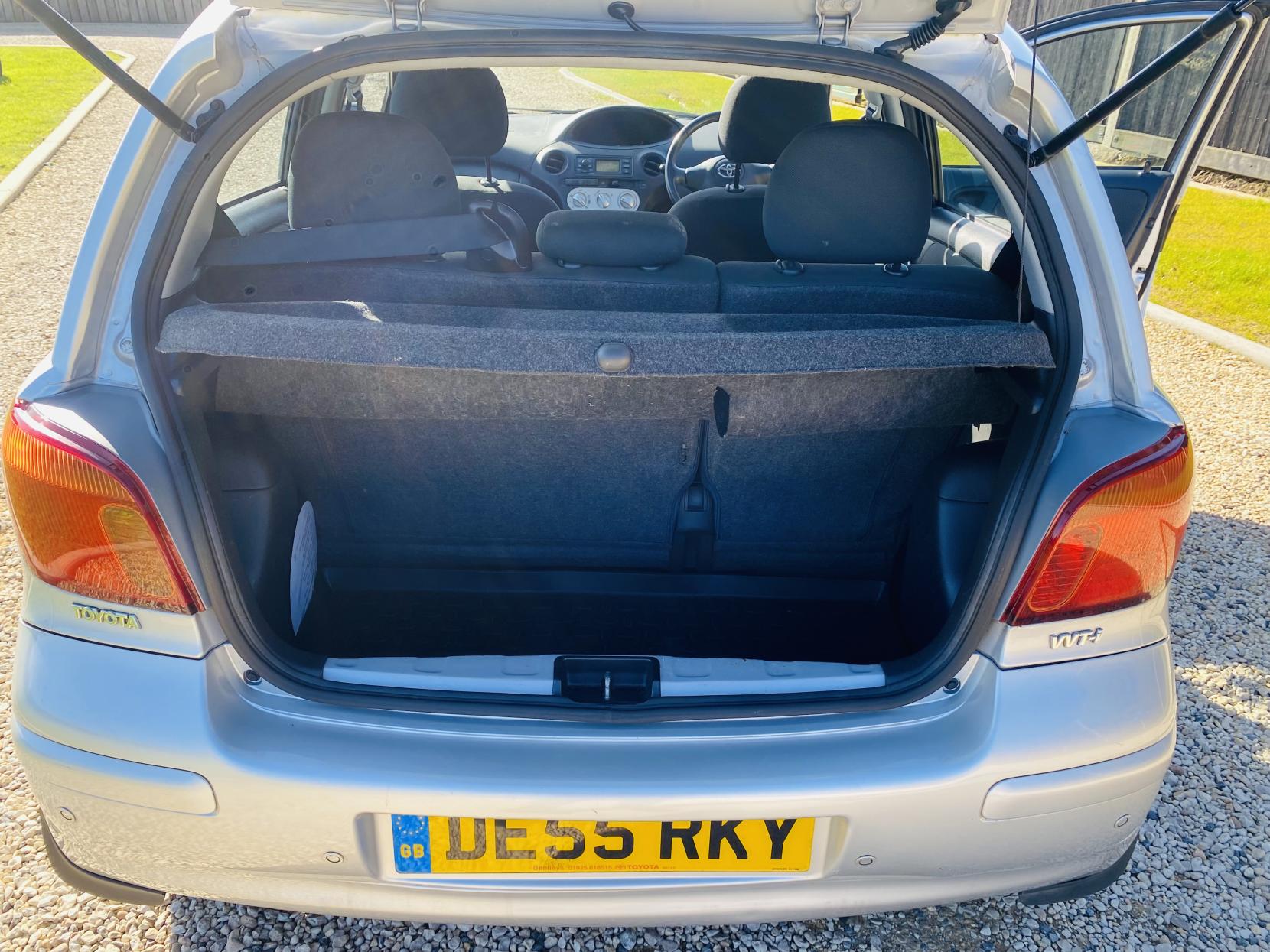 Toyota Yaris 1.3 VVT-i T Spirit Hatchback 5dr Petrol Automatic (150 g/km, 85 bhp)