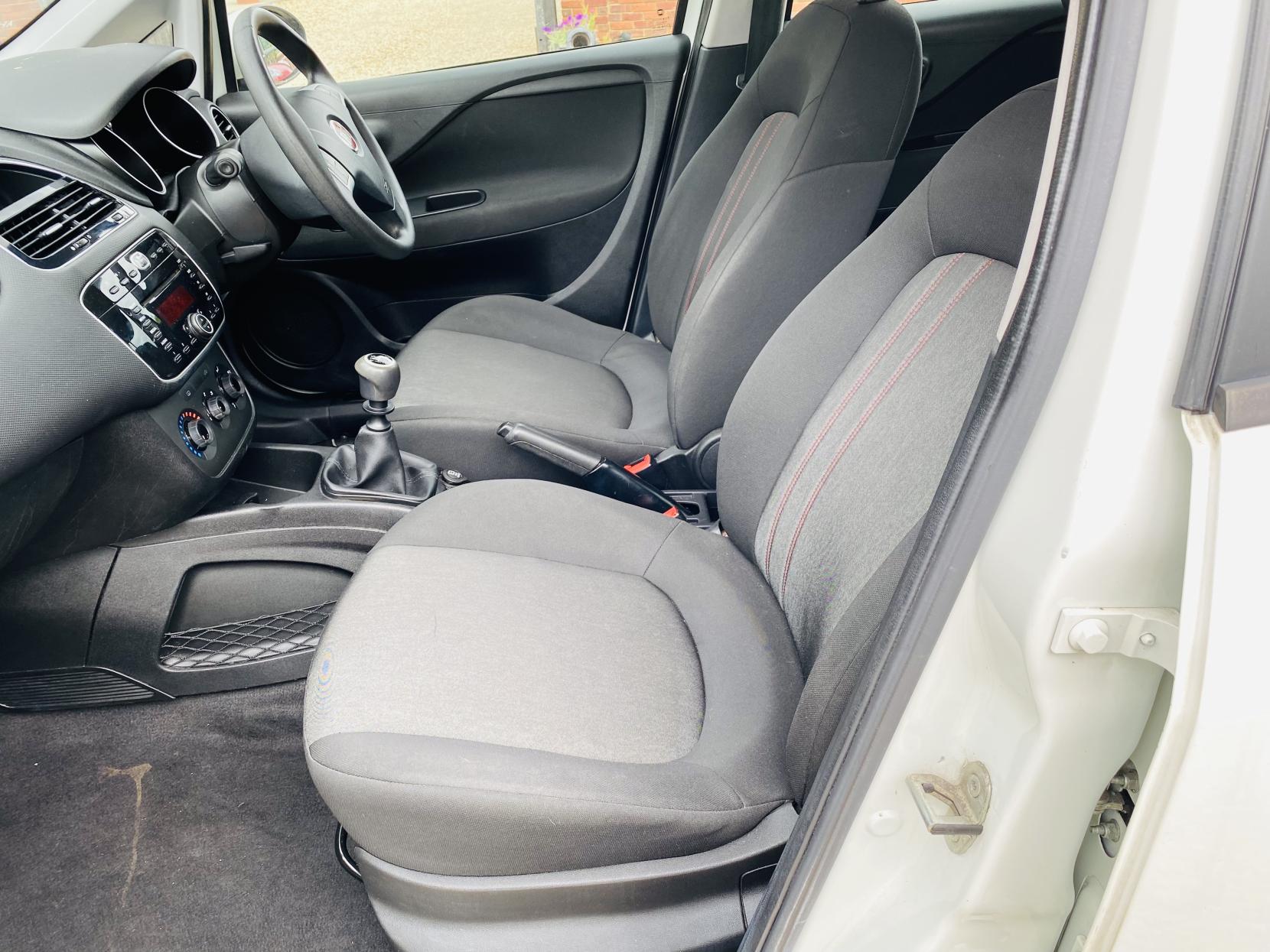 Fiat Punto 1.2 Pop Hatchback 5dr Petrol Euro 6 (69 bhp)