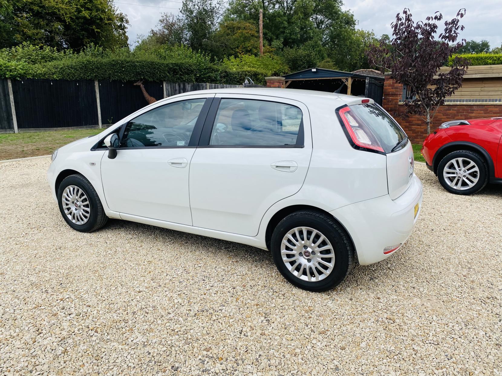 Fiat Punto 1.2 Pop Hatchback 5dr Petrol Euro 6 (69 bhp)