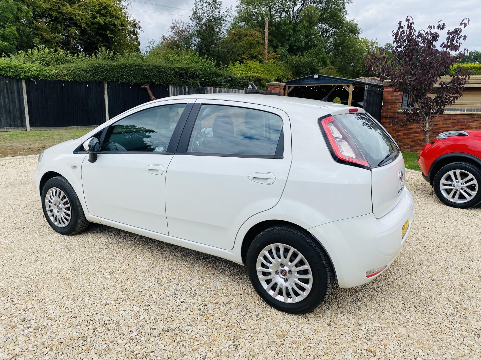 Fiat Punto 1.2 Pop Hatchback 5dr Petrol Euro 6 (69 bhp)
