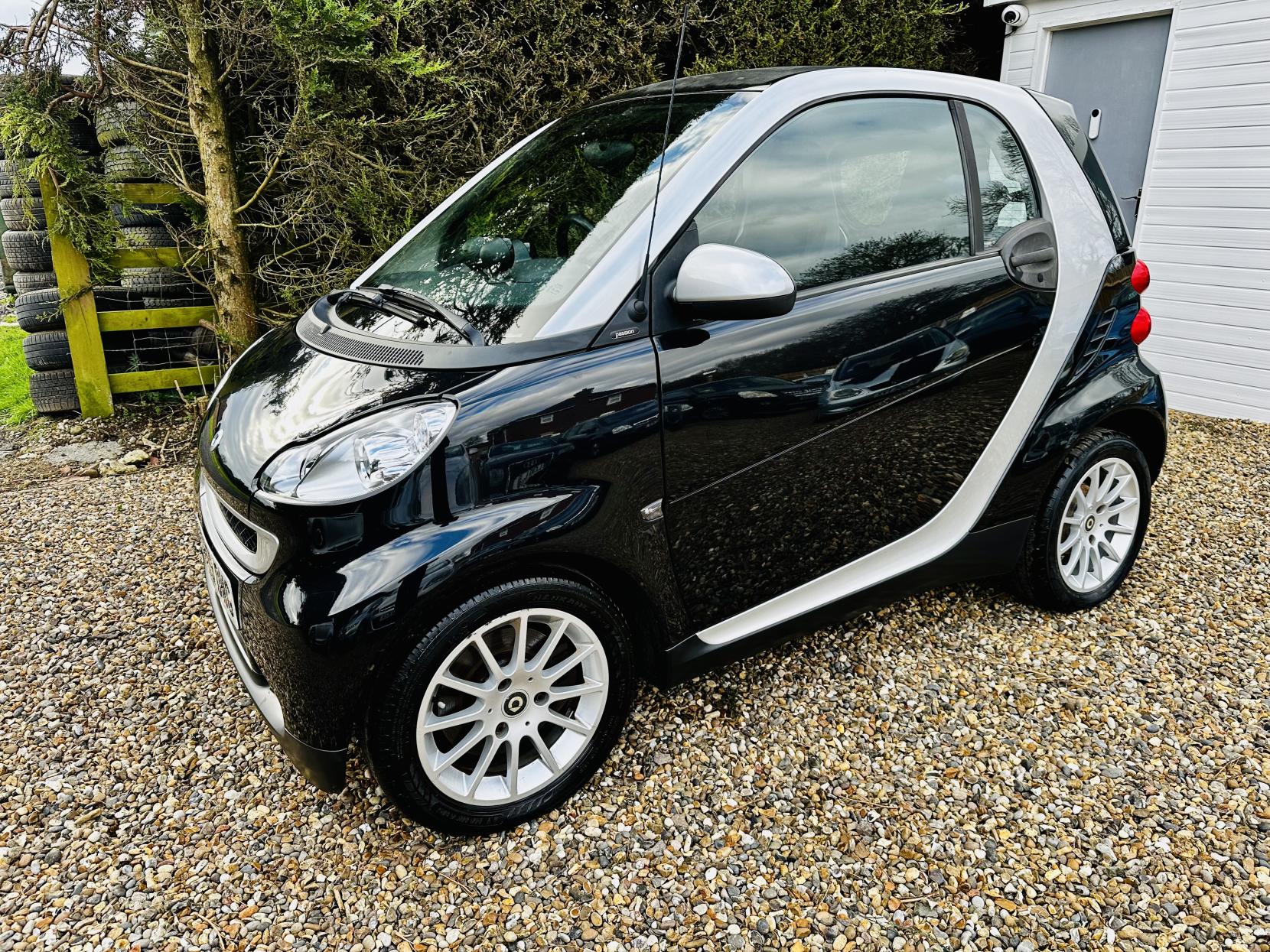 Smart fortwo 1.0 MHD Passion Coupe 2dr Petrol Auto Euro 4 (71 bhp)