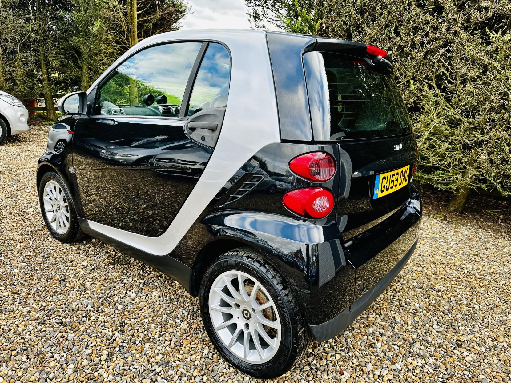 Smart fortwo 1.0 MHD Passion Coupe 2dr Petrol Auto Euro 4 (71 bhp)