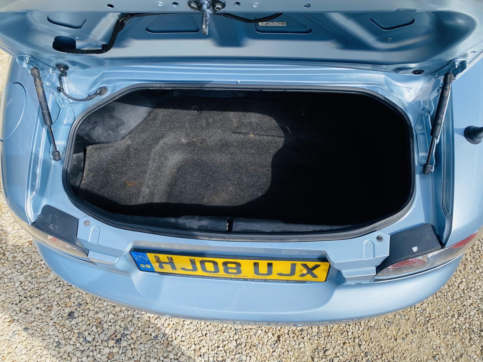 Mazda MX-5 1.8i Niseko Convertible 2dr Petrol Manual Euro 4 (126 ps)